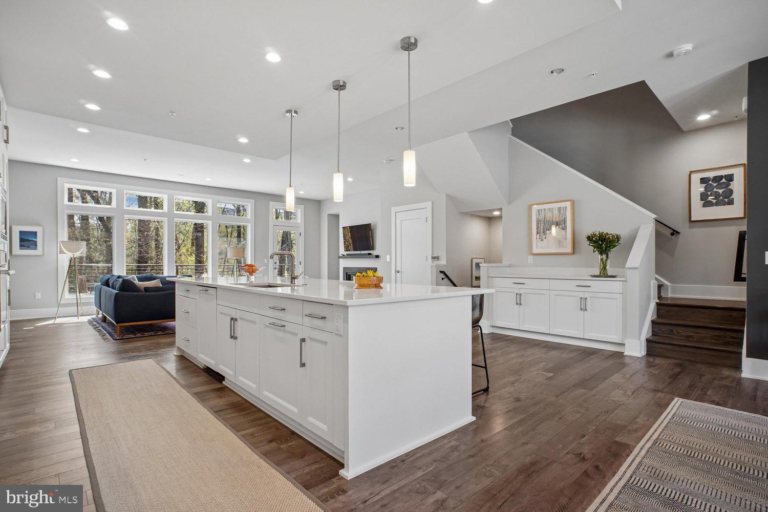 GROSVENOR HEIGHTS - Residential