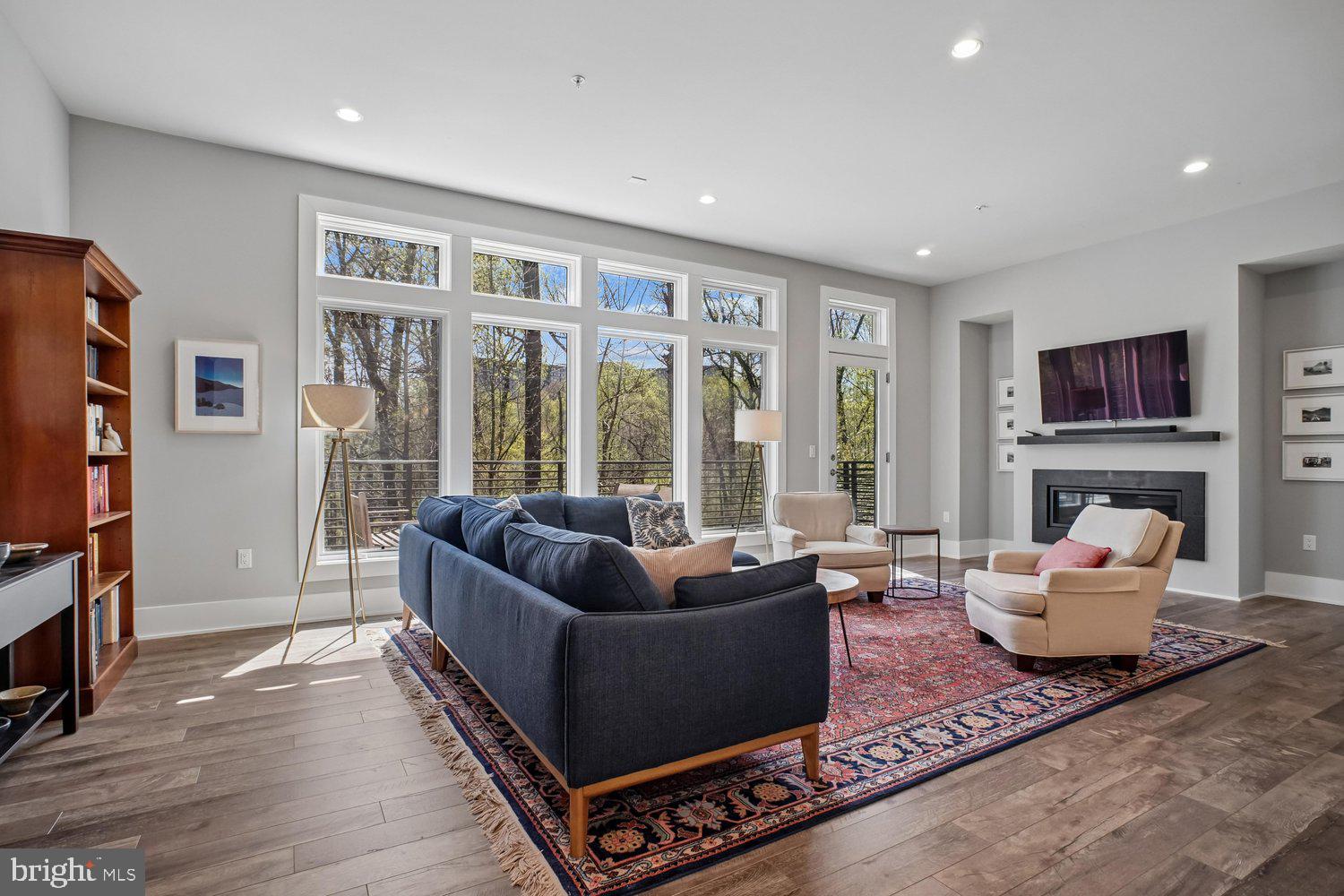 GROSVENOR HEIGHTS - Residential