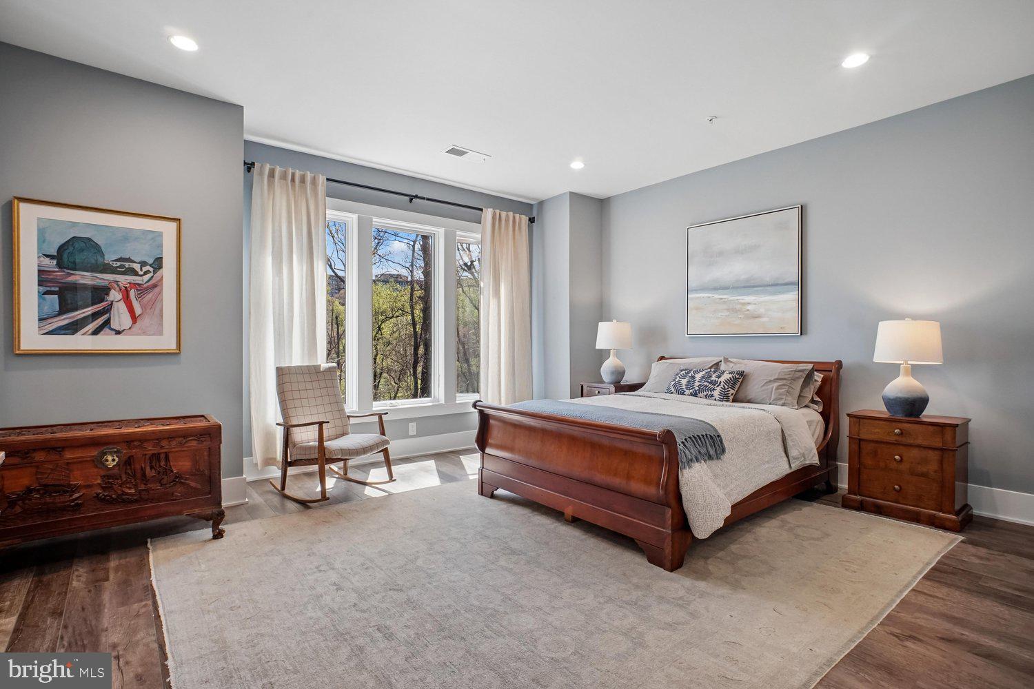 GROSVENOR HEIGHTS - Residential