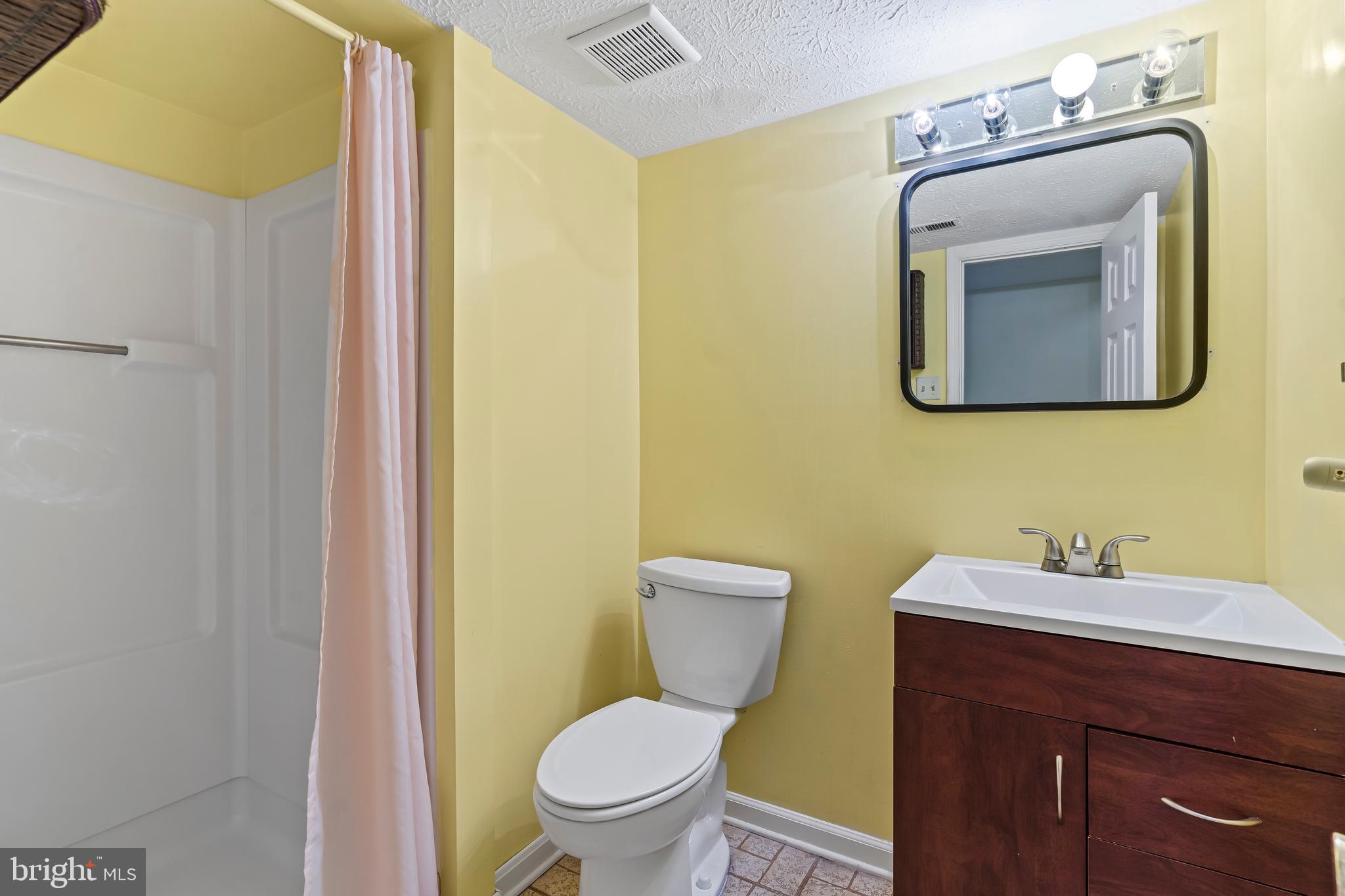 HILLCREST ORCHARDS - Residential