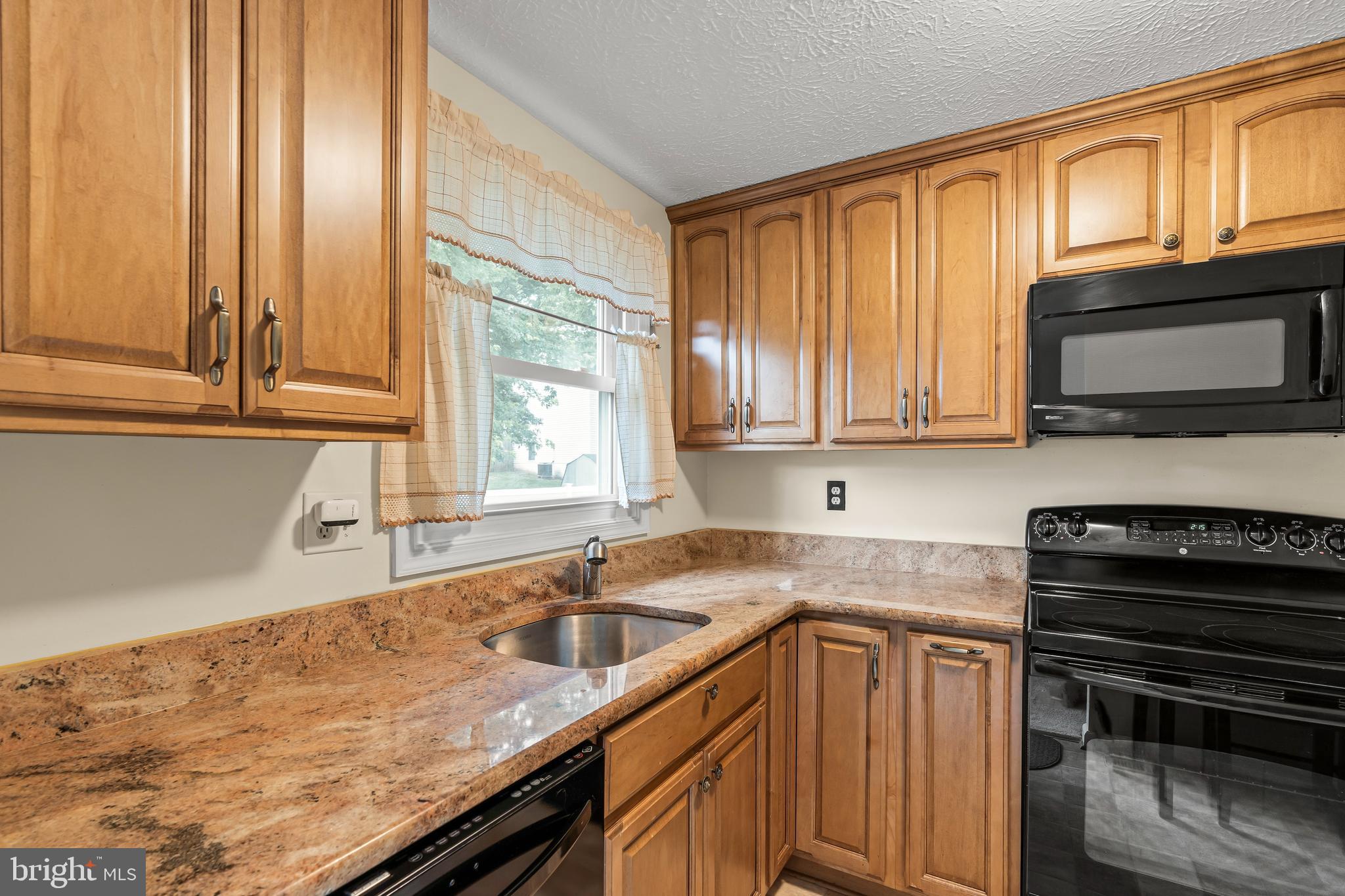 HILLCREST ORCHARDS - Residential