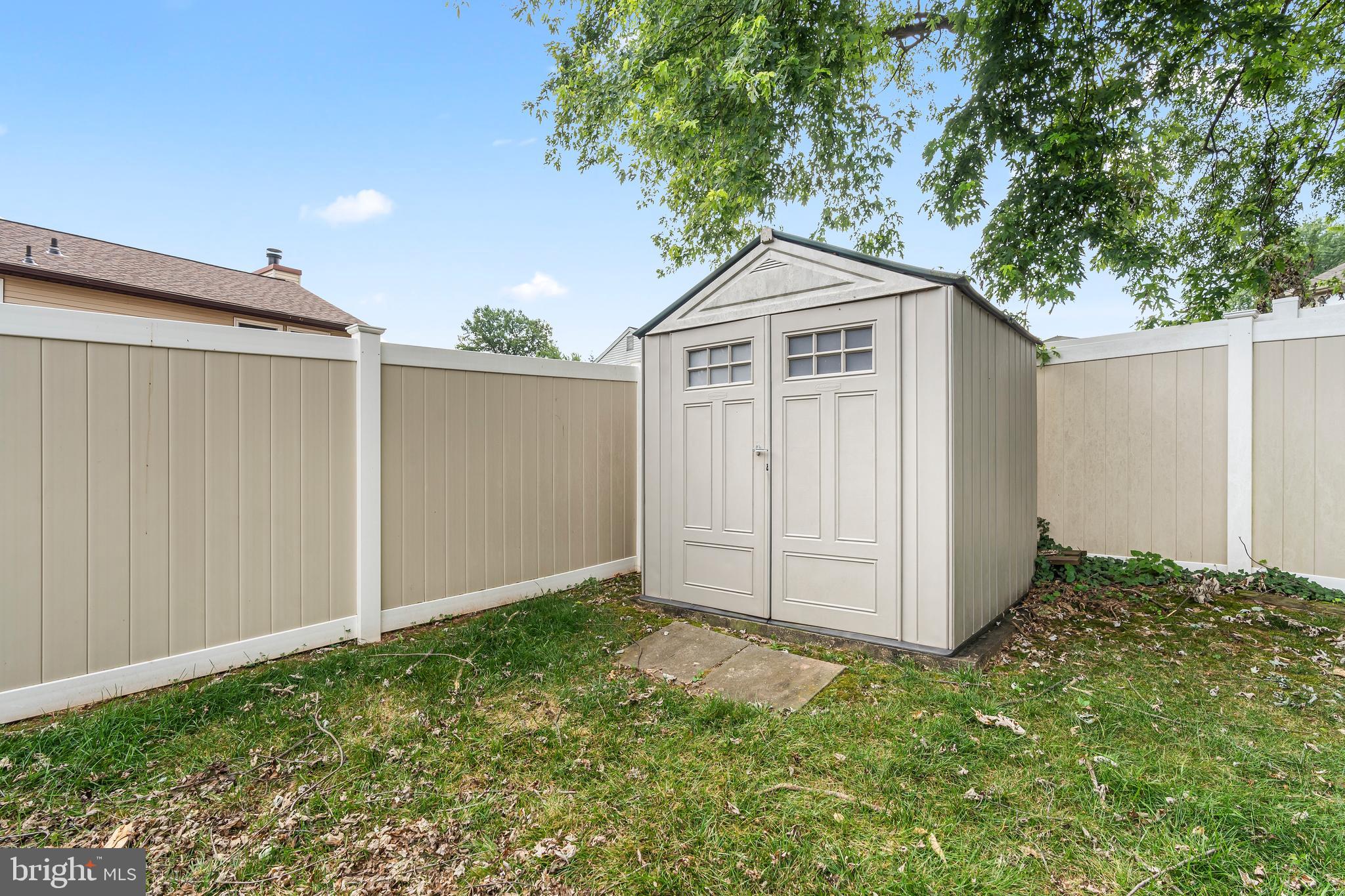 HILLCREST ORCHARDS - Residential