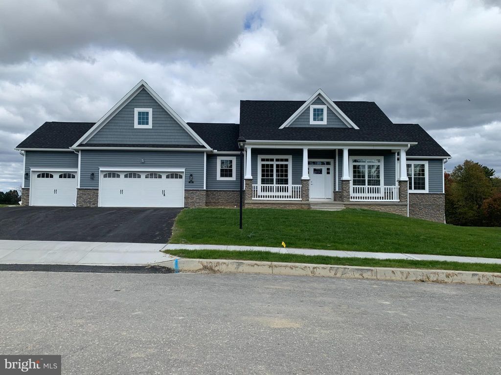 Photo of 116 Onyx Drive #51, HANOVER, PA 17331 (MLS # PAYK2083956)