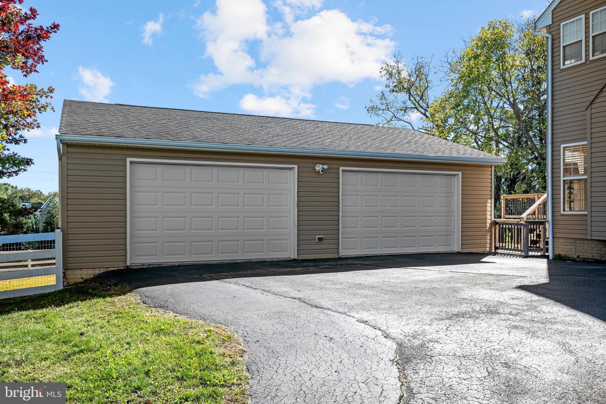 SPRUCE HILL ESTATES - Residential