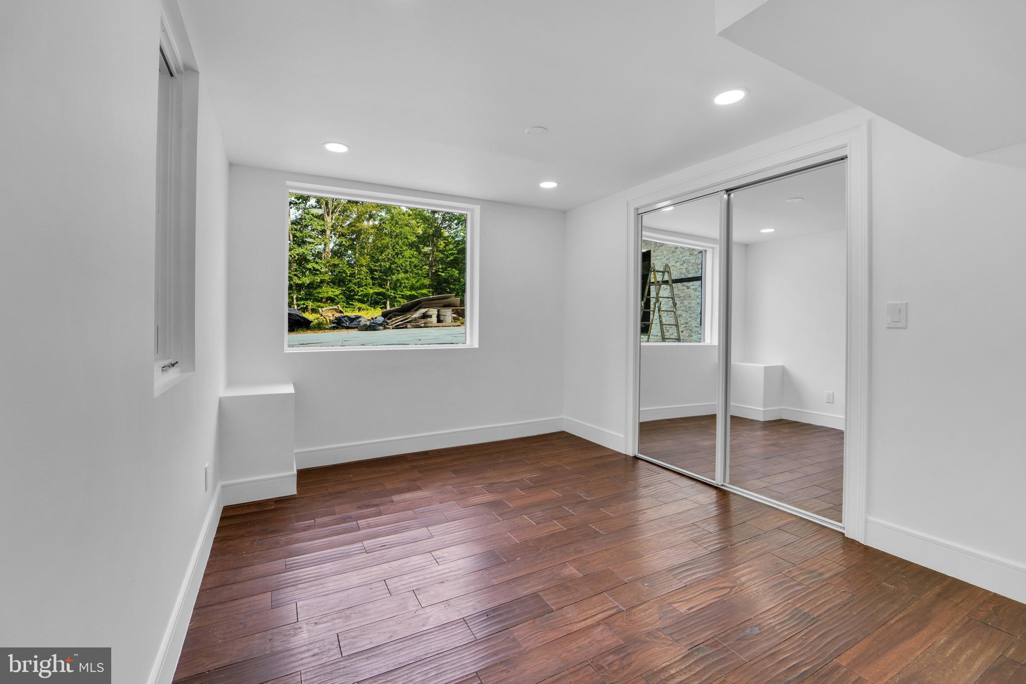 THOMAS - Residential