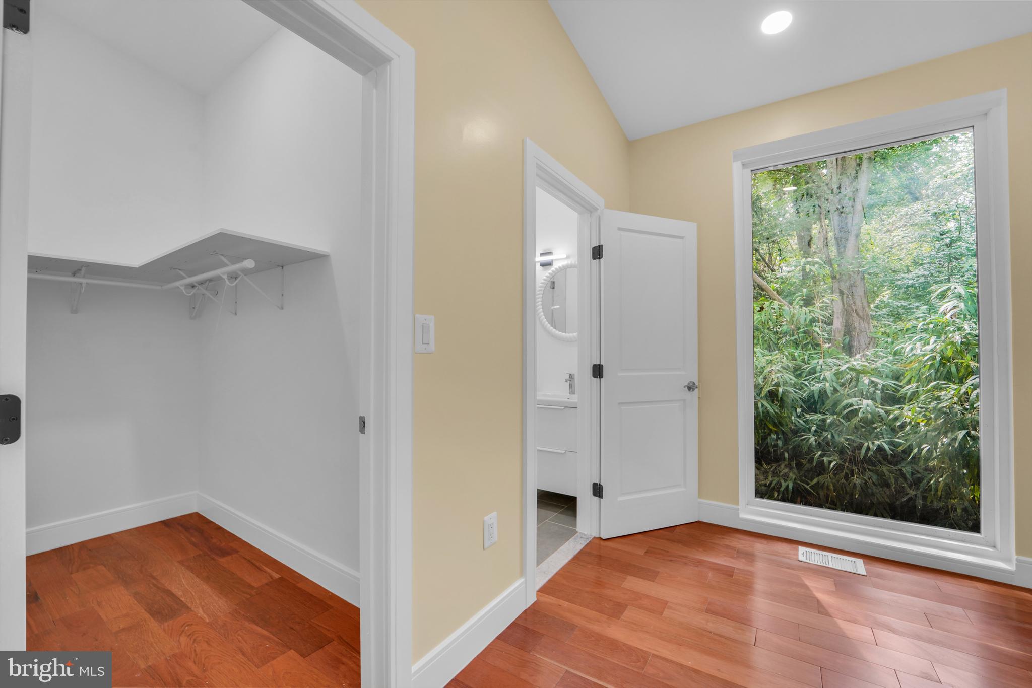 THOMAS - Residential