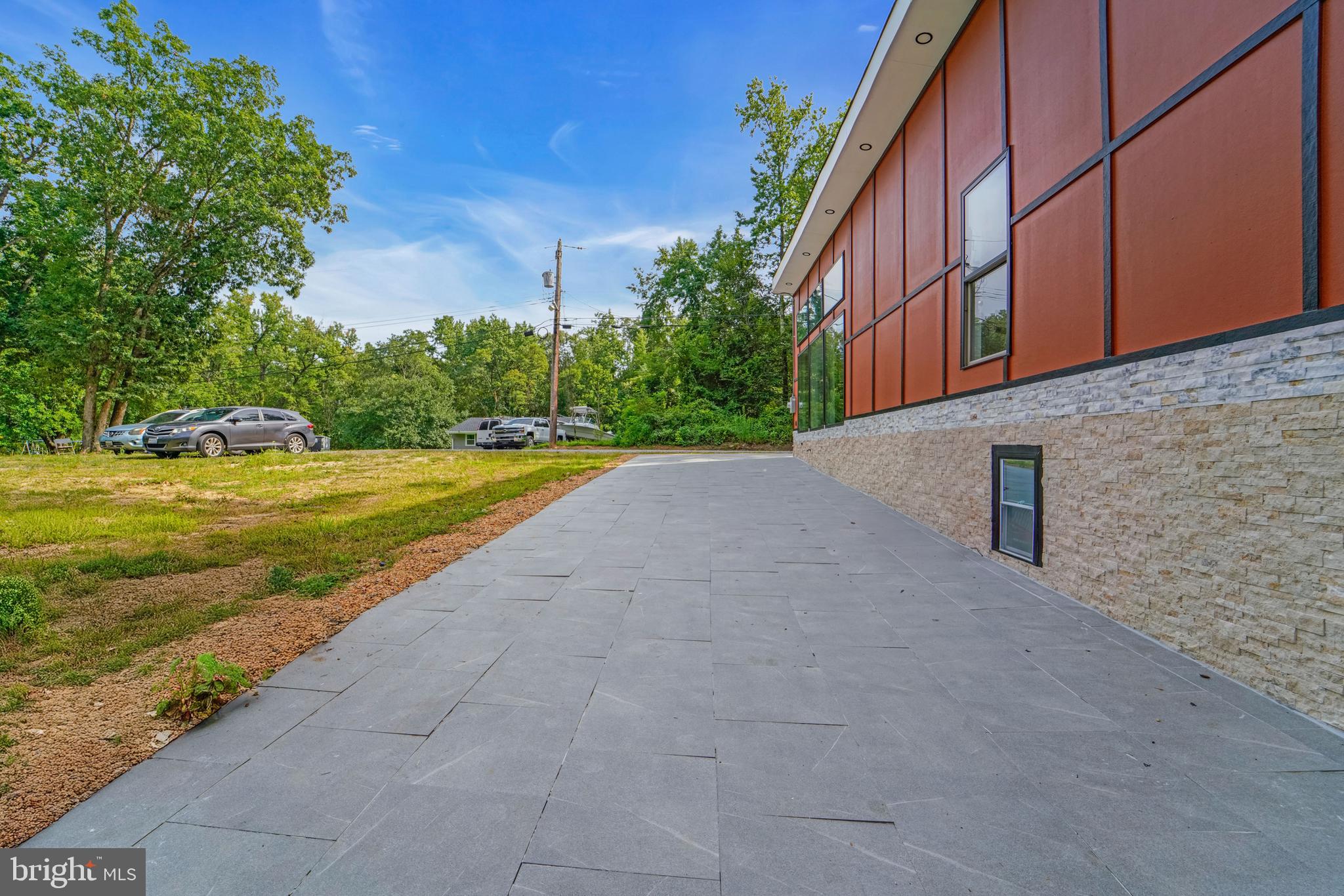 THOMAS - Residential