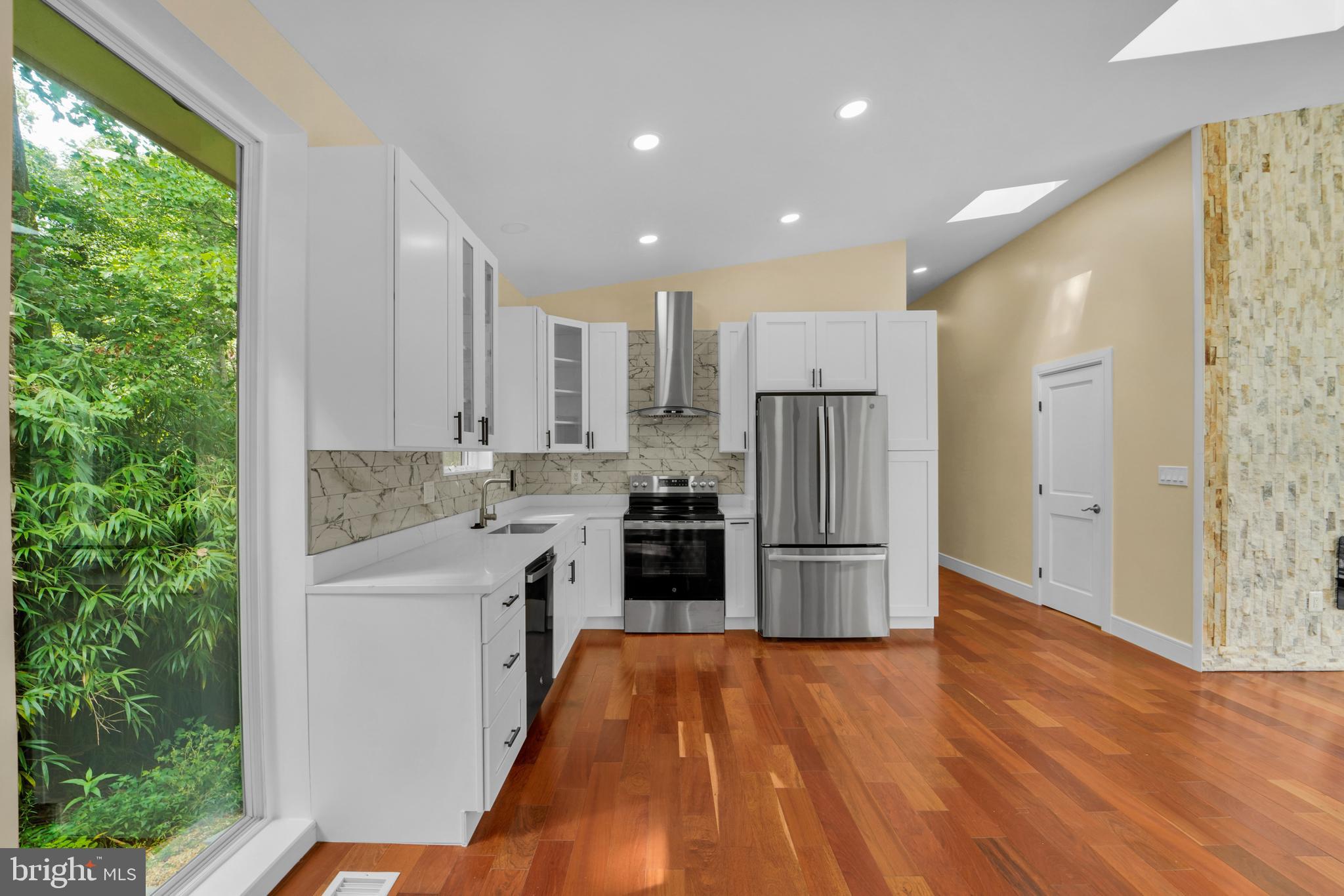 THOMAS - Residential