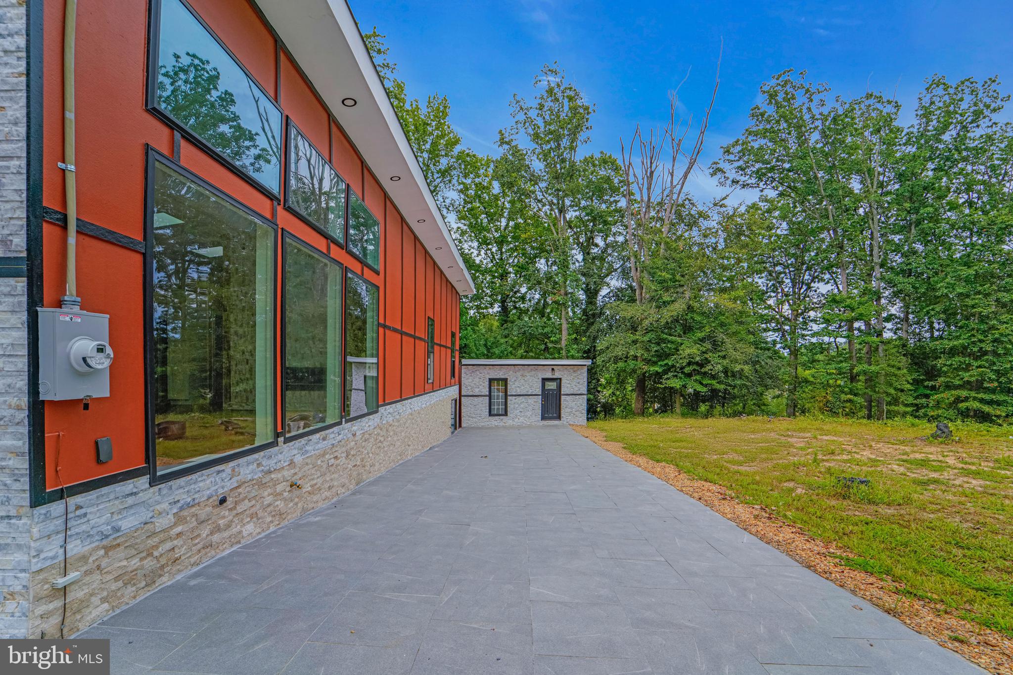 THOMAS - Residential