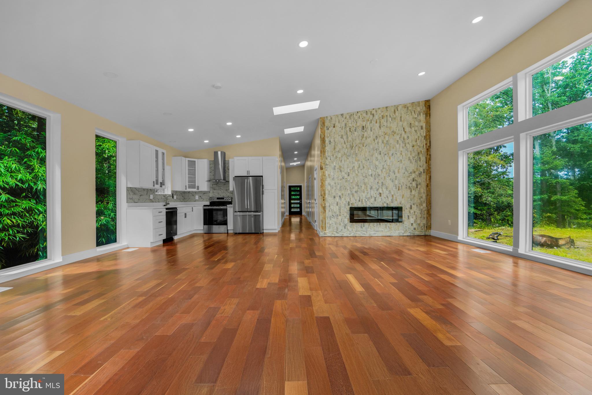 THOMAS - Residential