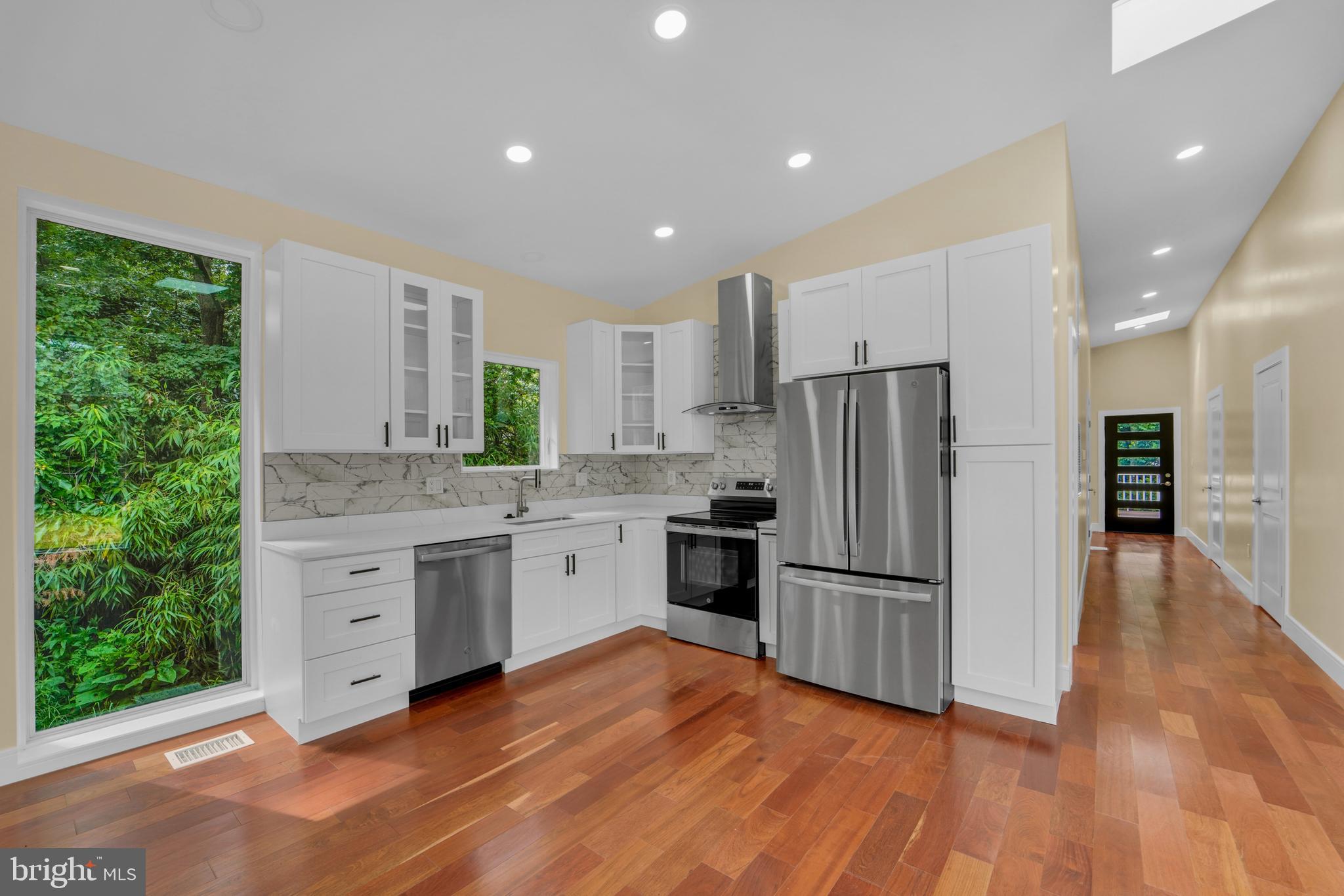 THOMAS - Residential