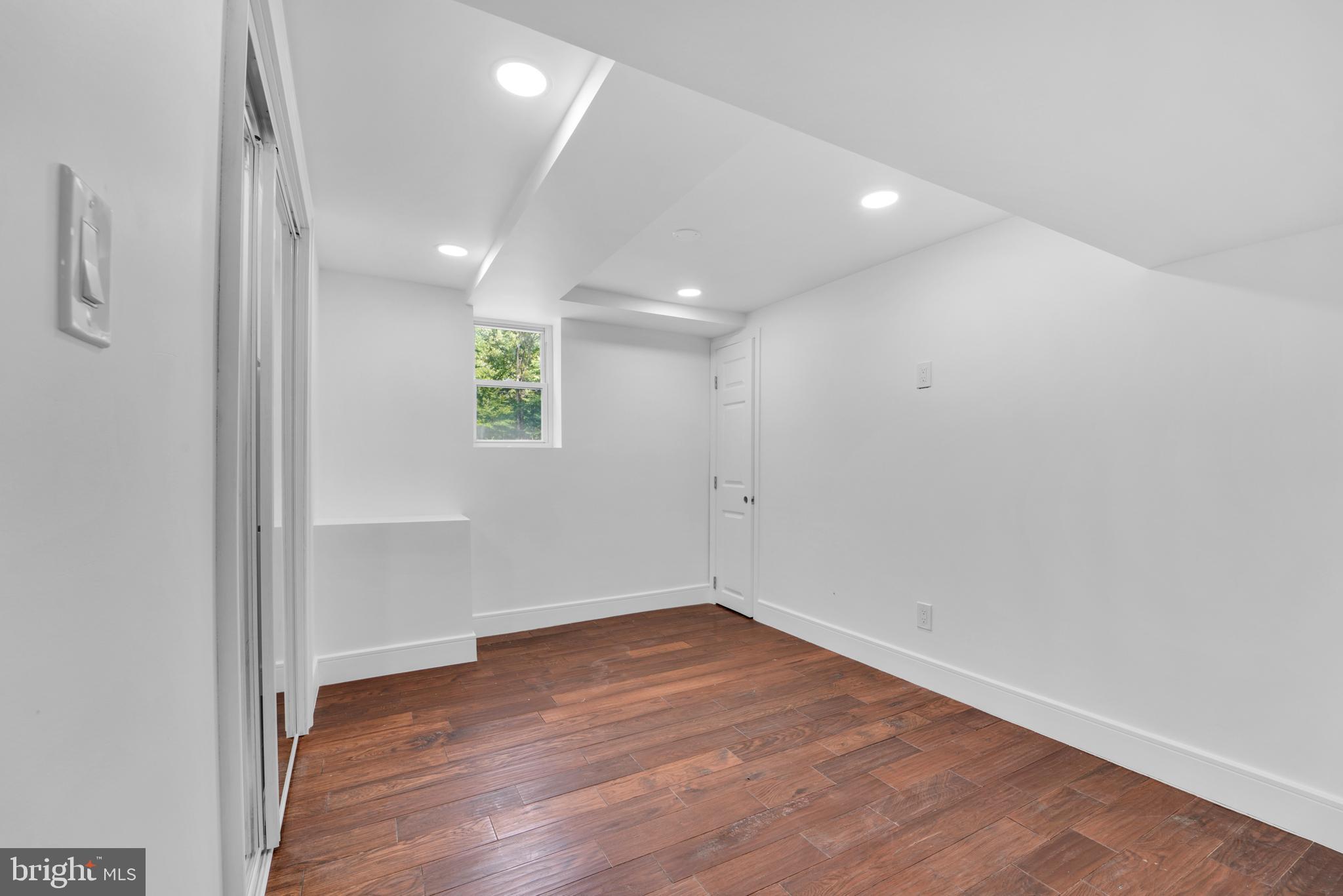 THOMAS - Residential