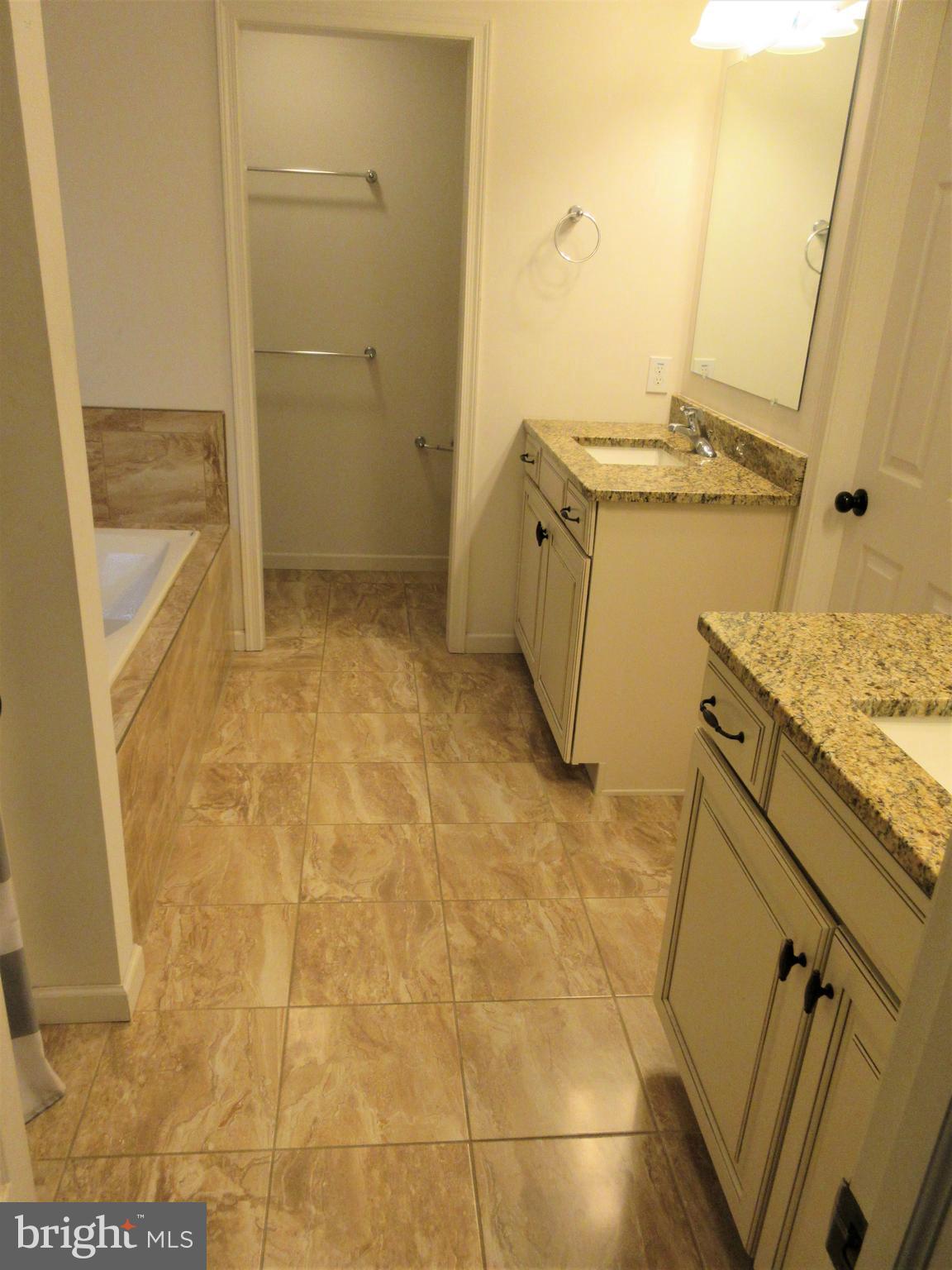 THE VIEWS AT BRIDGEWATER - Residential