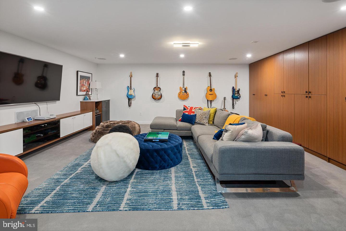 GRADUATE HOSPITAL - Residential Lease