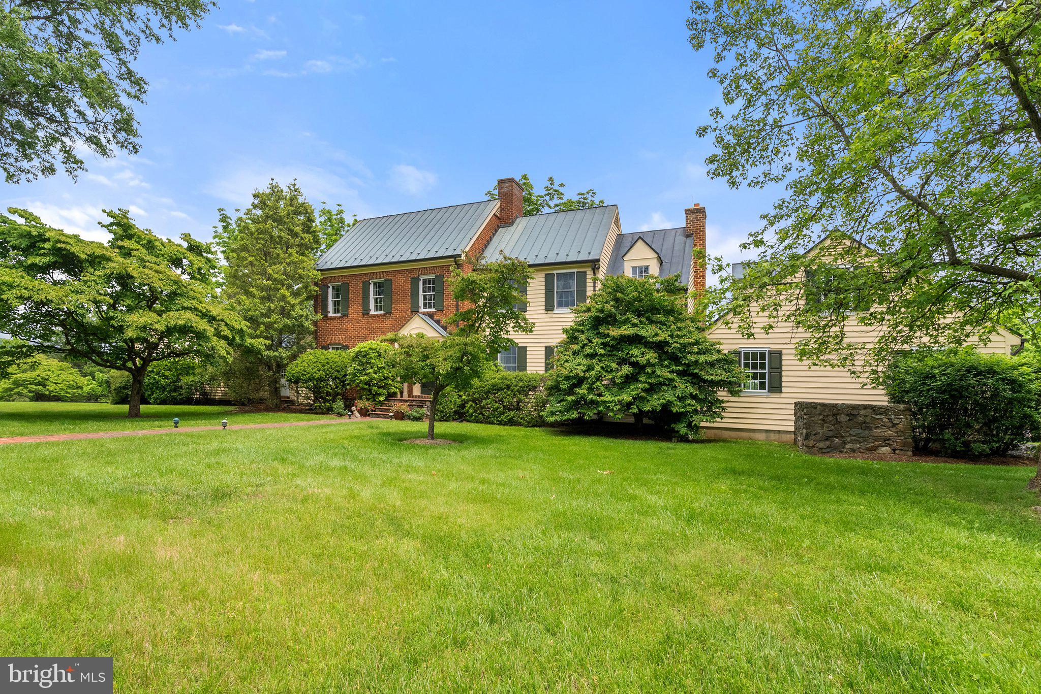 10052 POSSUM HOLLOW DRIVE