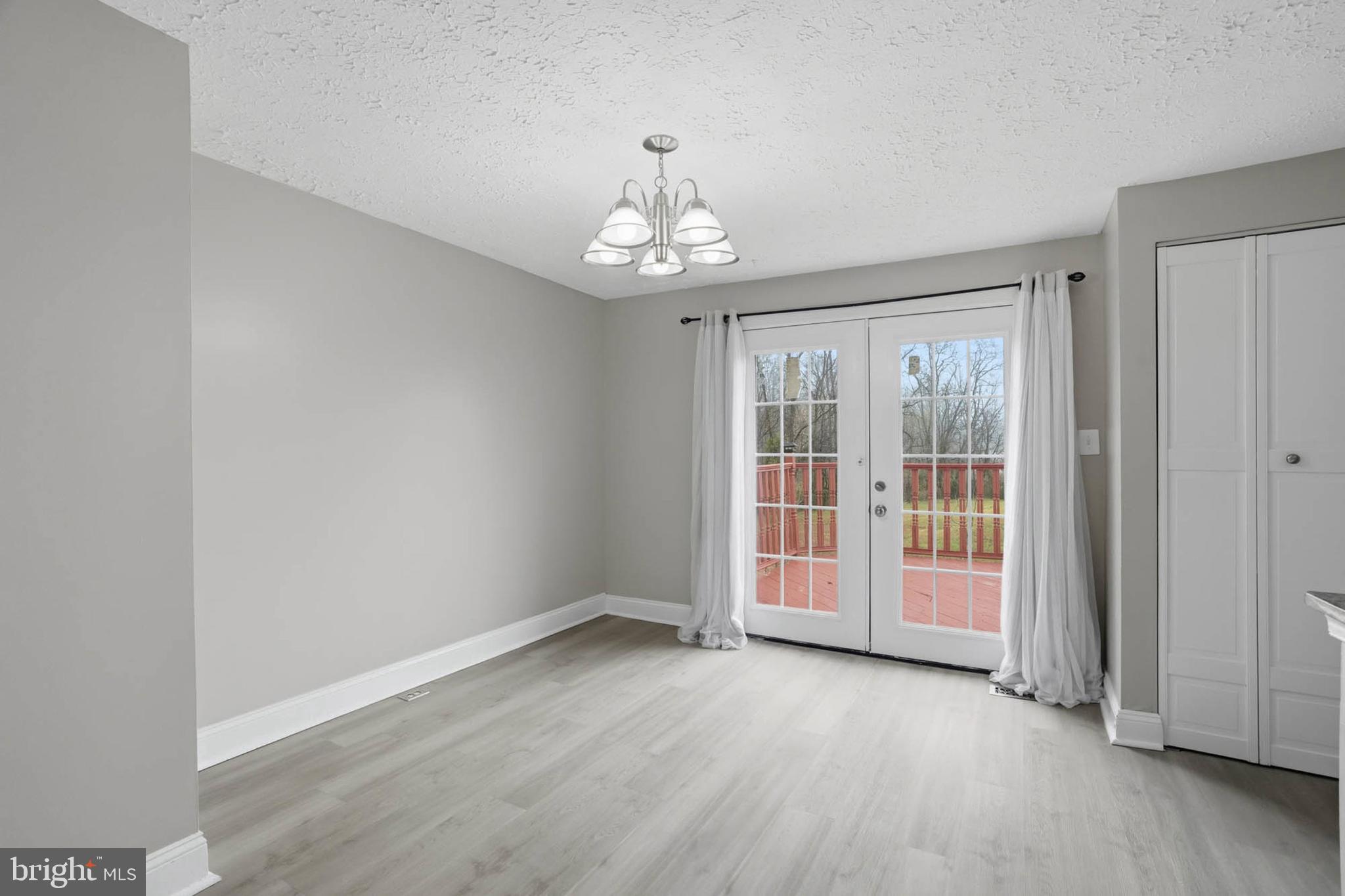 TWELVE TREES - Residential