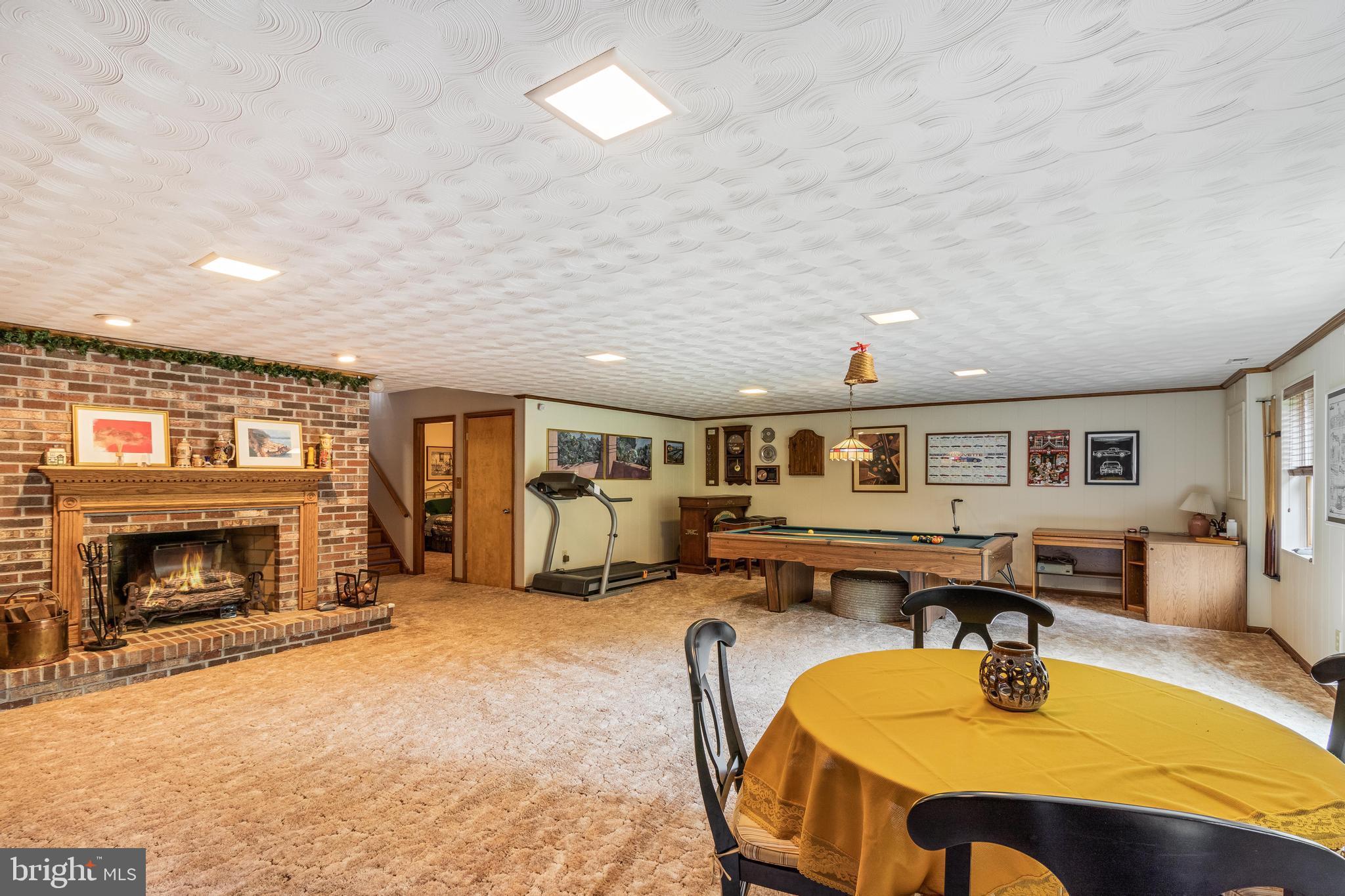 FOX DALE WOODS - Residential