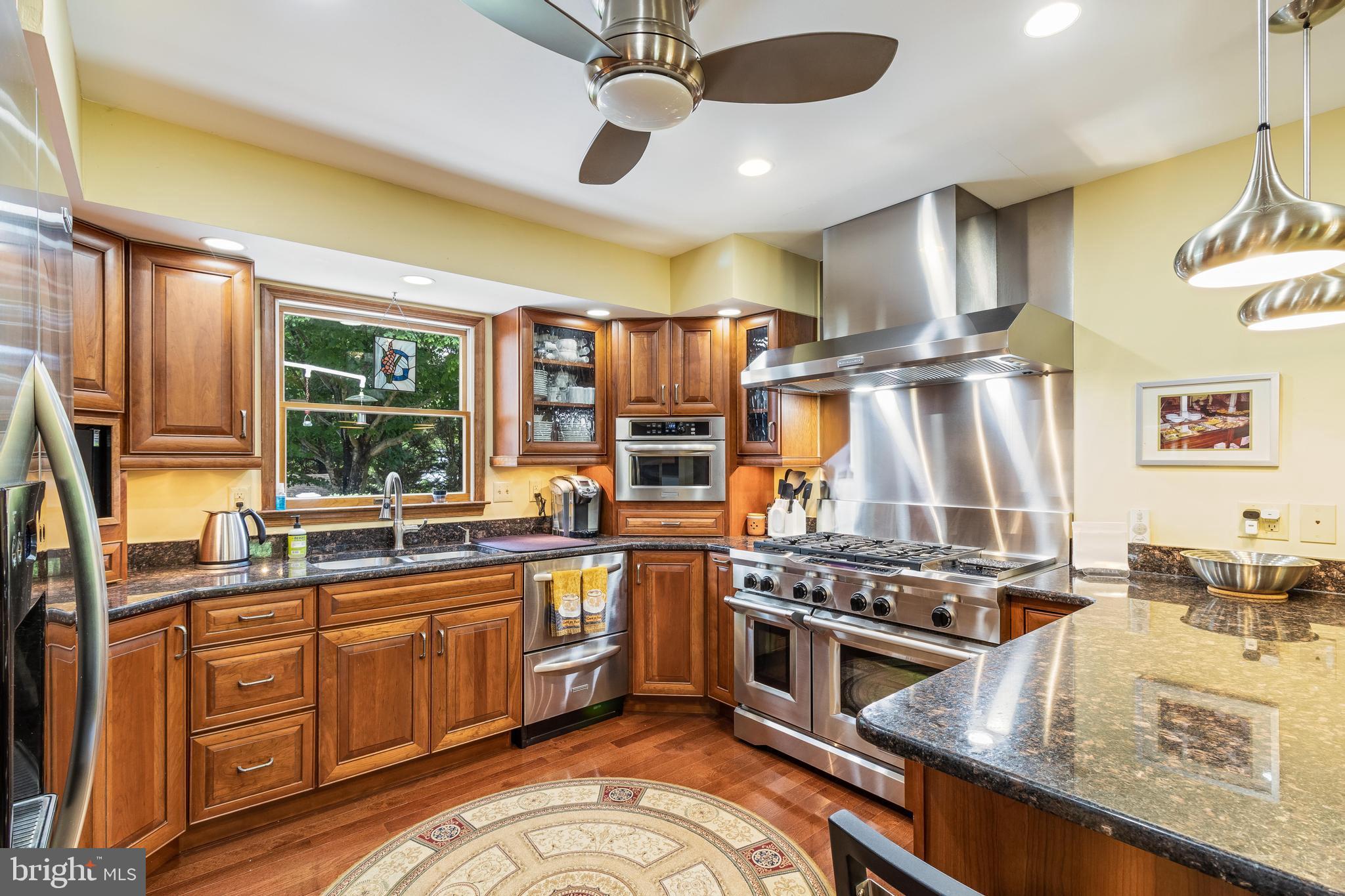 FOX DALE WOODS - Residential