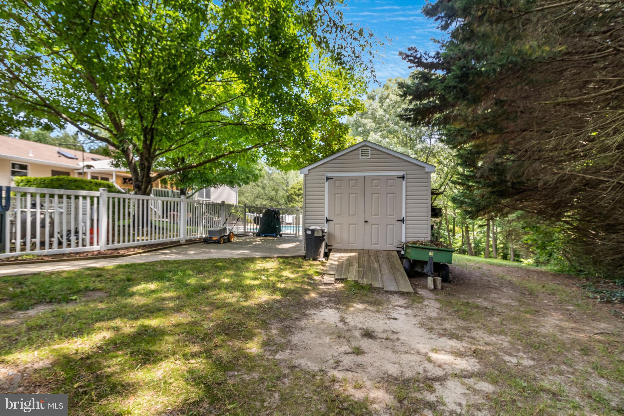 FOX DALE WOODS - Residential