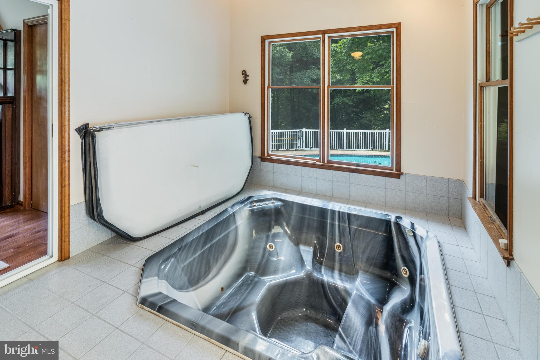 FOX DALE WOODS - Residential