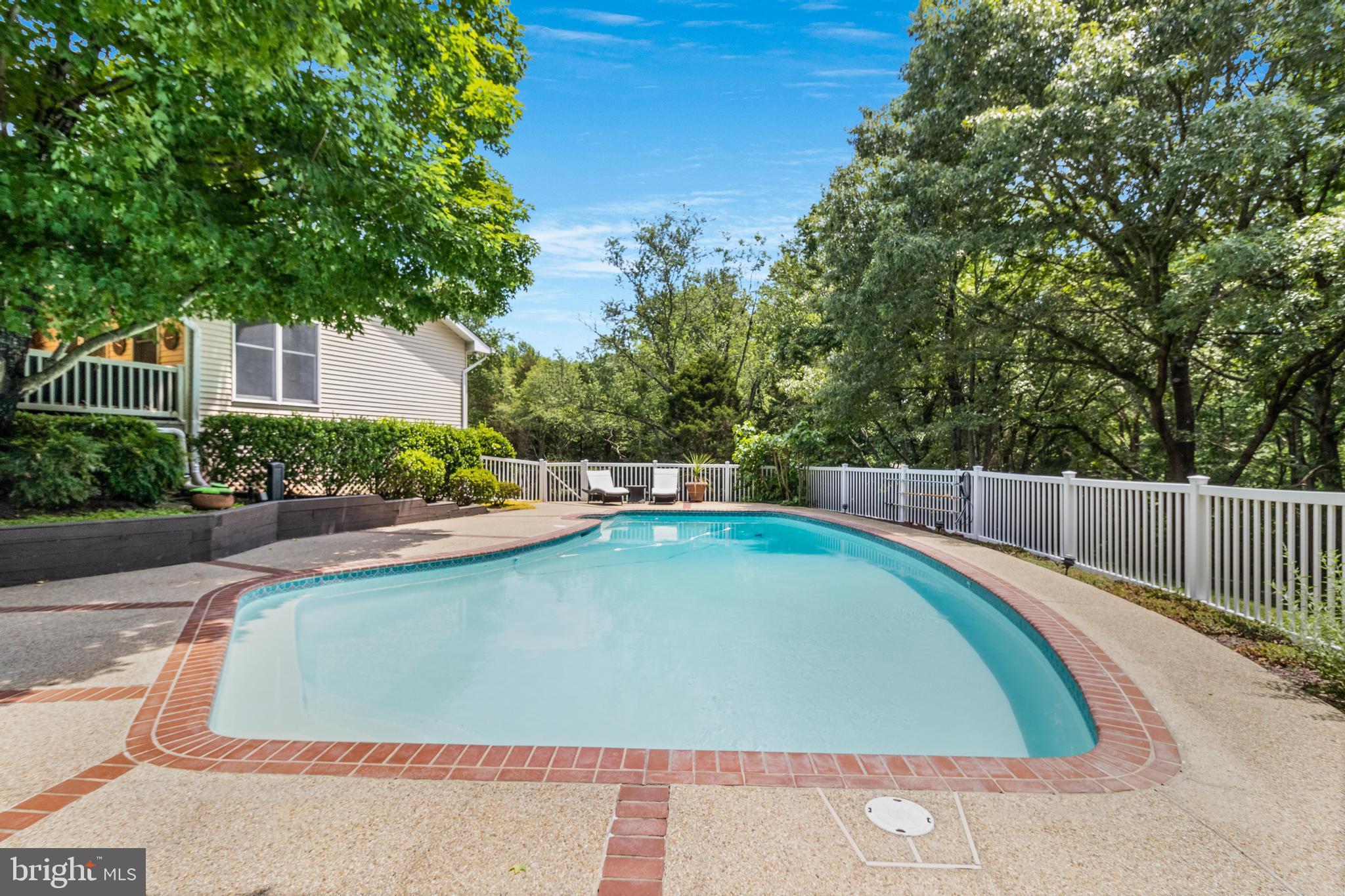 FOX DALE WOODS - Residential