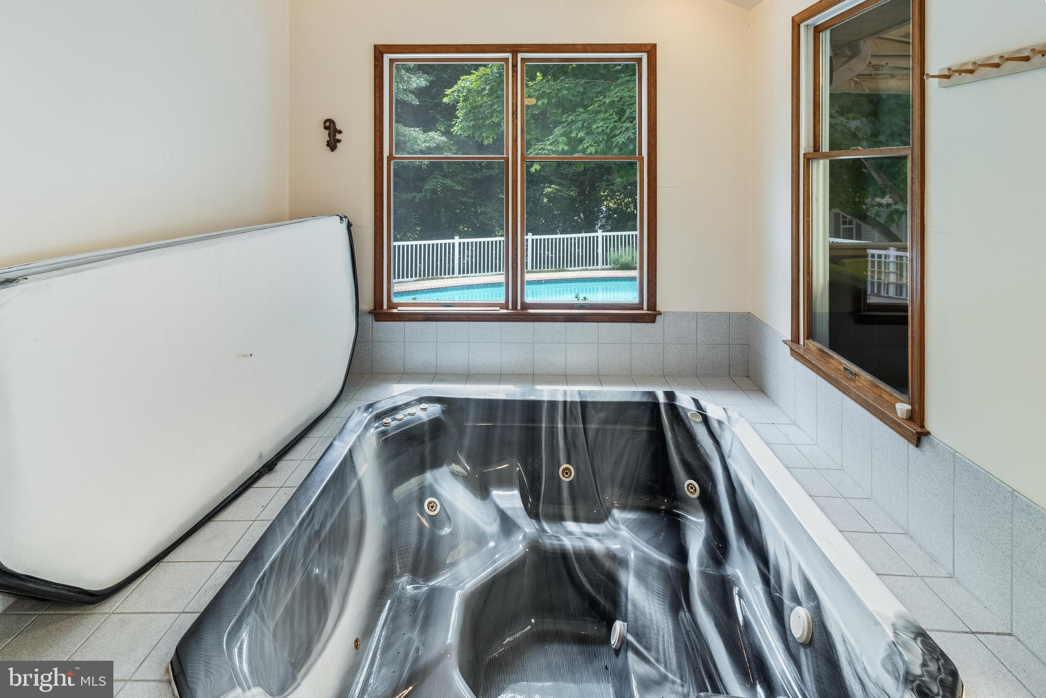 FOX DALE WOODS - Residential