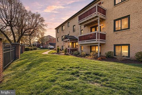 7303 PLEASANT COURT 7303 WILMINGTON DE 19802