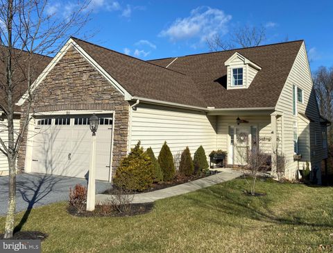 Photo of 321 MASONIC DR, ELIZABETHTOWN, PA 17022 (MLS # PALA2029214)