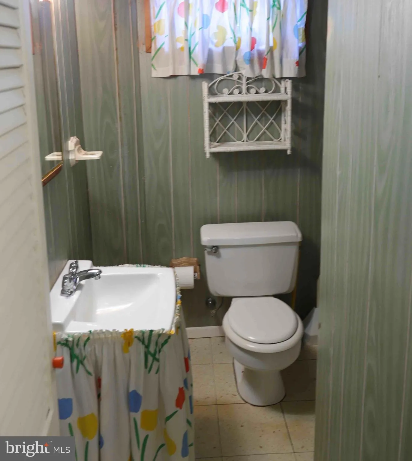 Springfield, Pennsylvania 19064, United States, 3 Bedrooms Bedrooms, ,2 BathroomsBathrooms,Residential,Pending,1976