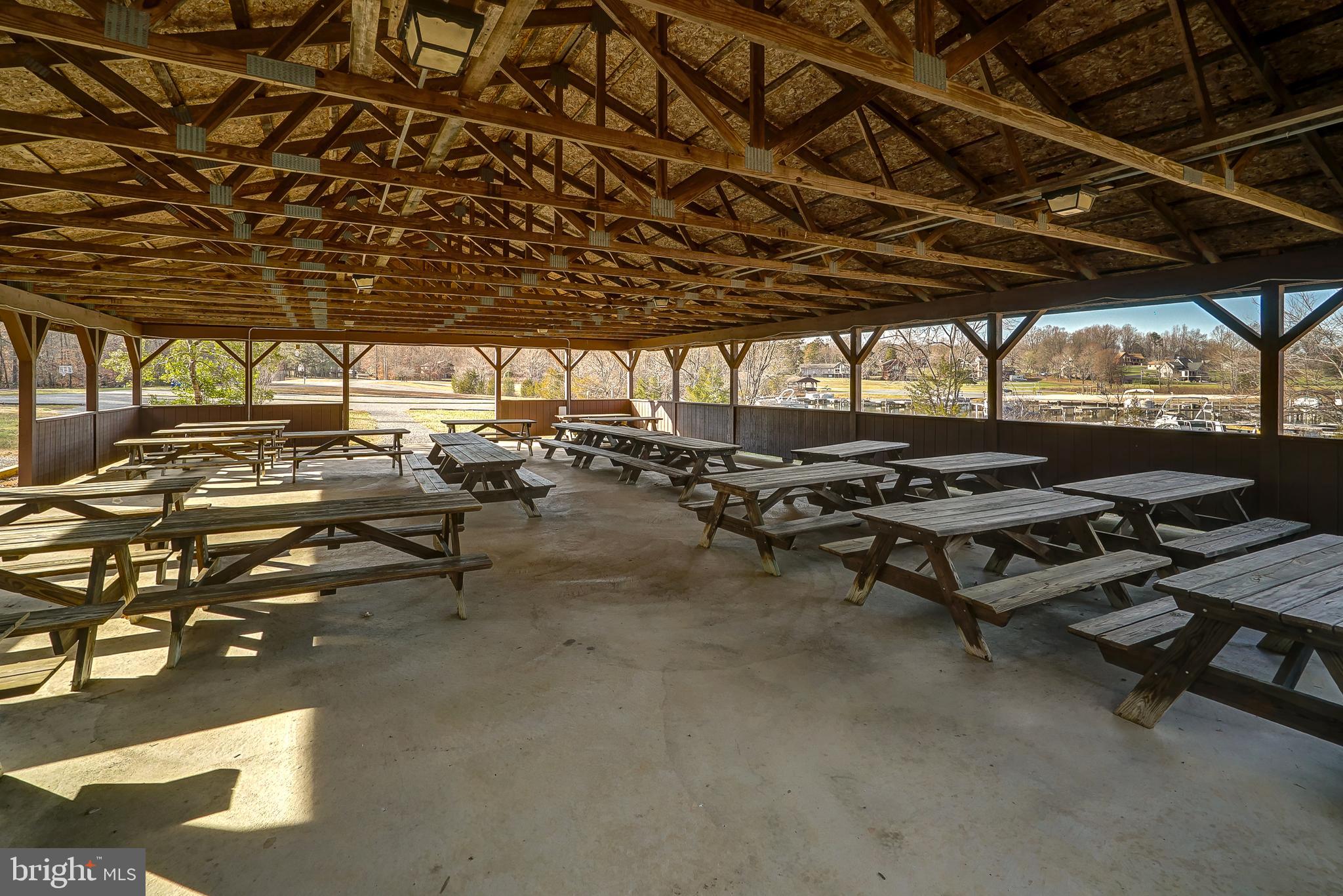 WINDWOOD COVES - Residential