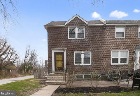 Townhouse For Sale - 71 S Harwood Avenue<br/> Delaware County, UPPER DARBY, PA 19082