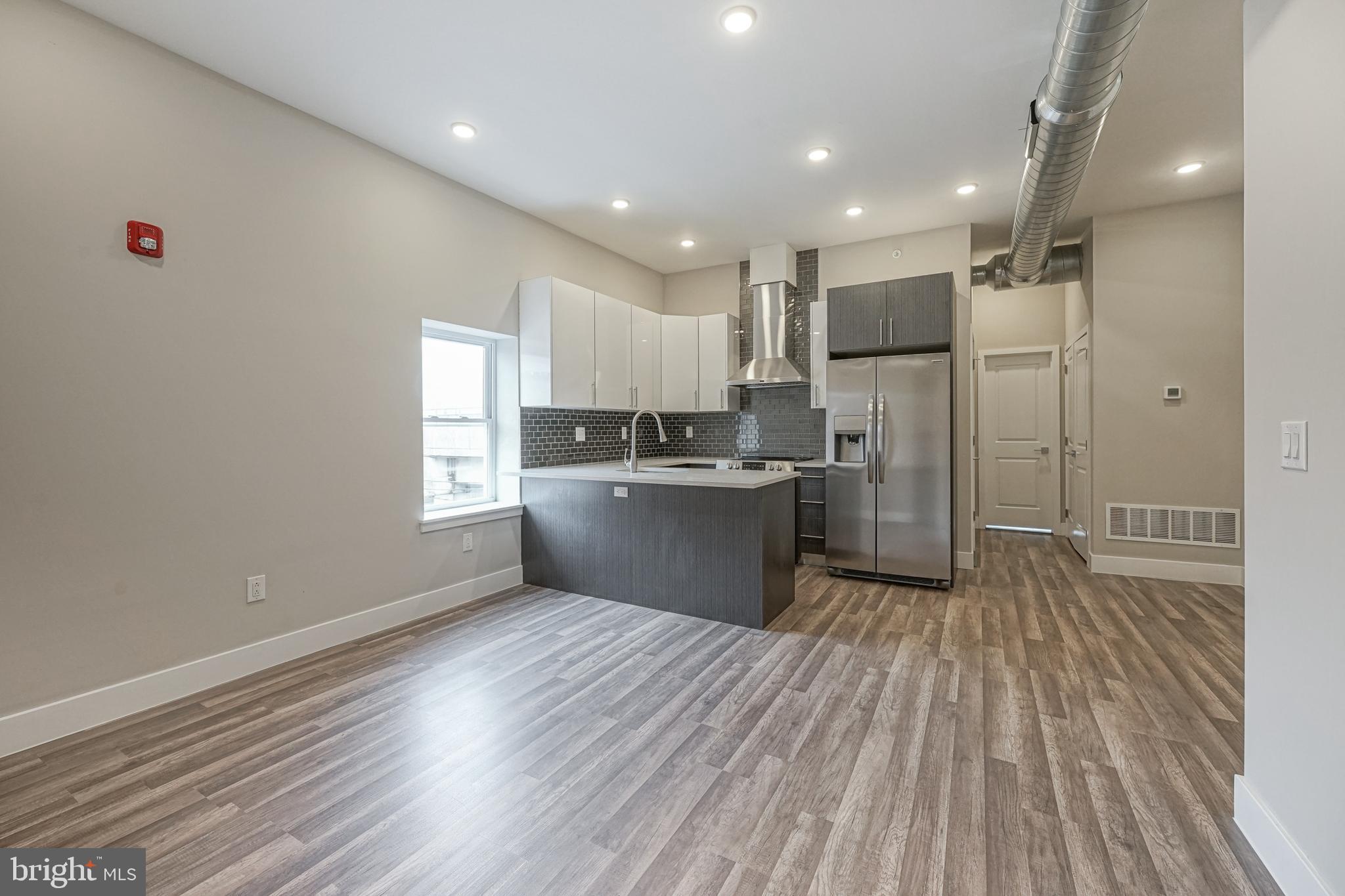 NORTHERN LIBERTIES - Commercial Sale
