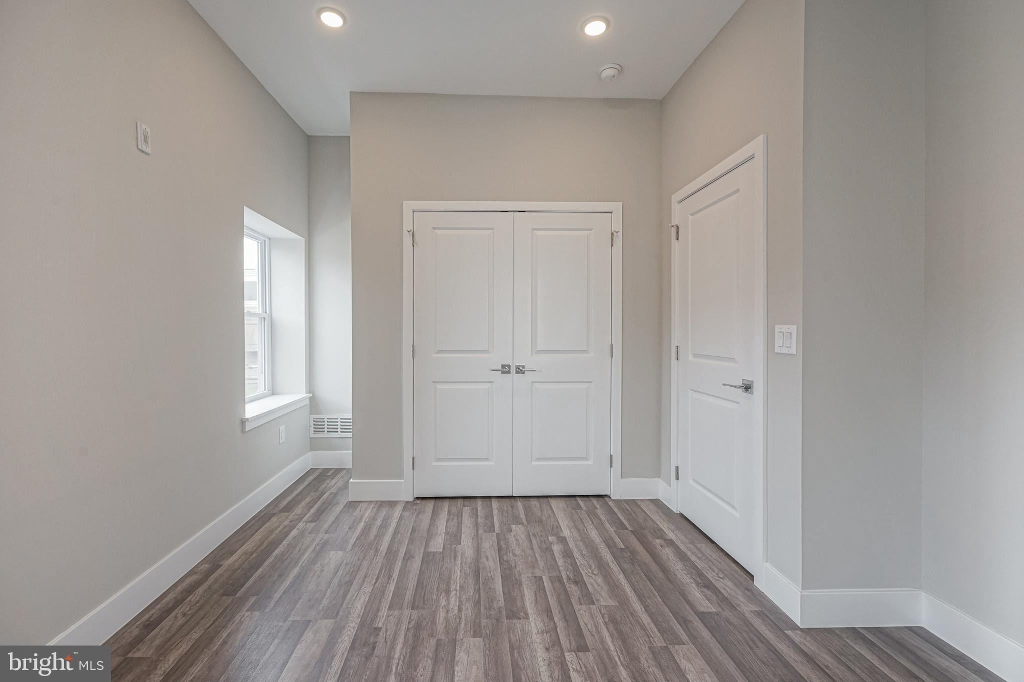 NORTHERN LIBERTIES - Commercial Sale
