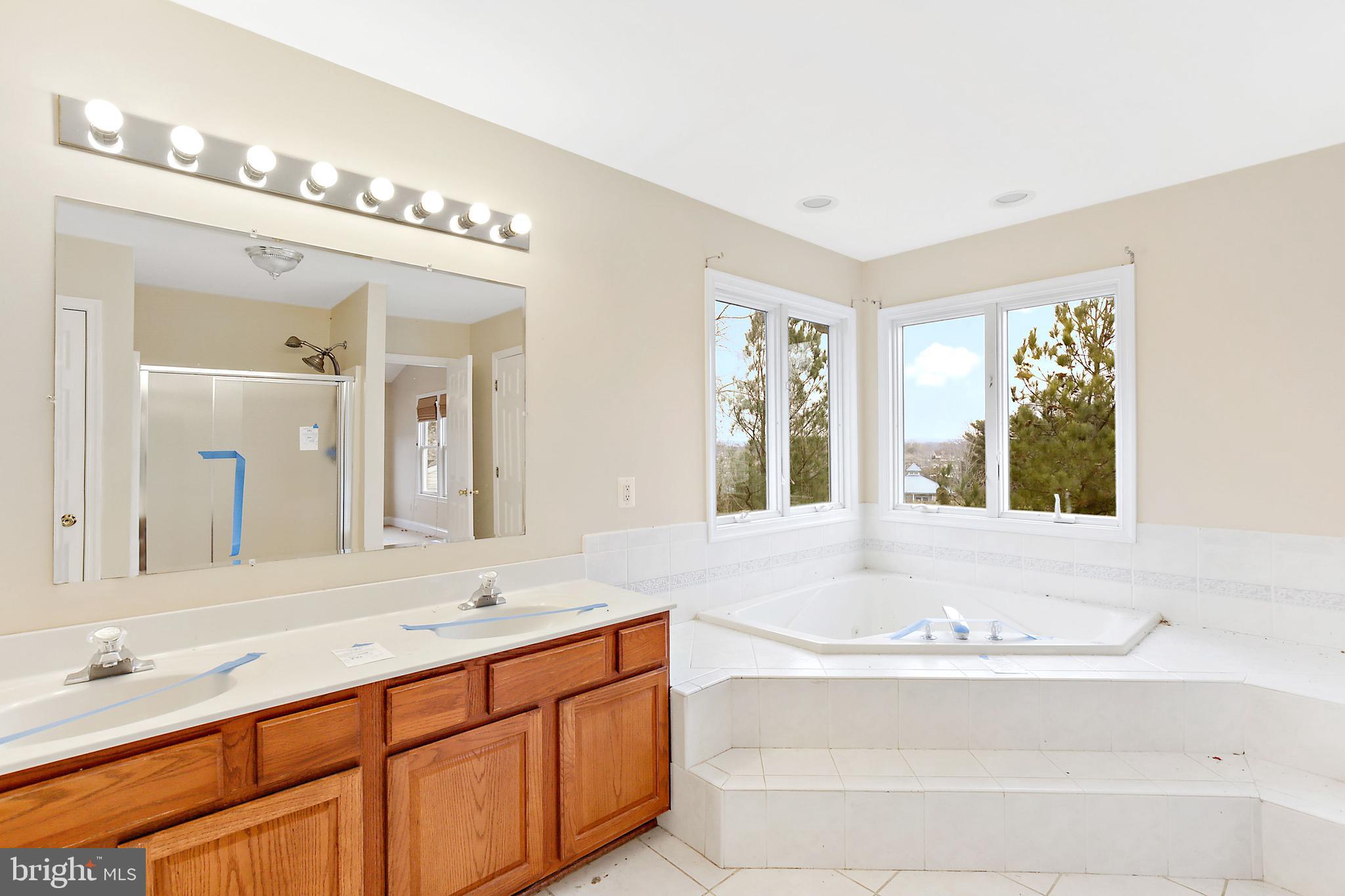 GARNETT GARTH - Residential