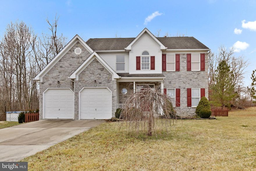 Welcome home to this lovely 3 bedroom, 2.5 bath single family home in the charming cul-de-sac of Garnett Garth. This spacious home features a grand foyer, open floor plan, large eat-in kitchen with stainless steel appliances, a large master with en-suite, soaking tub, and huge walk-in closet. The deck overlooks a quaint yet good-sized yard and lots of peaceful wooded land. Bring your vision and finish the basement just how you'd like! Home sold AS-IS. Book your showing today!