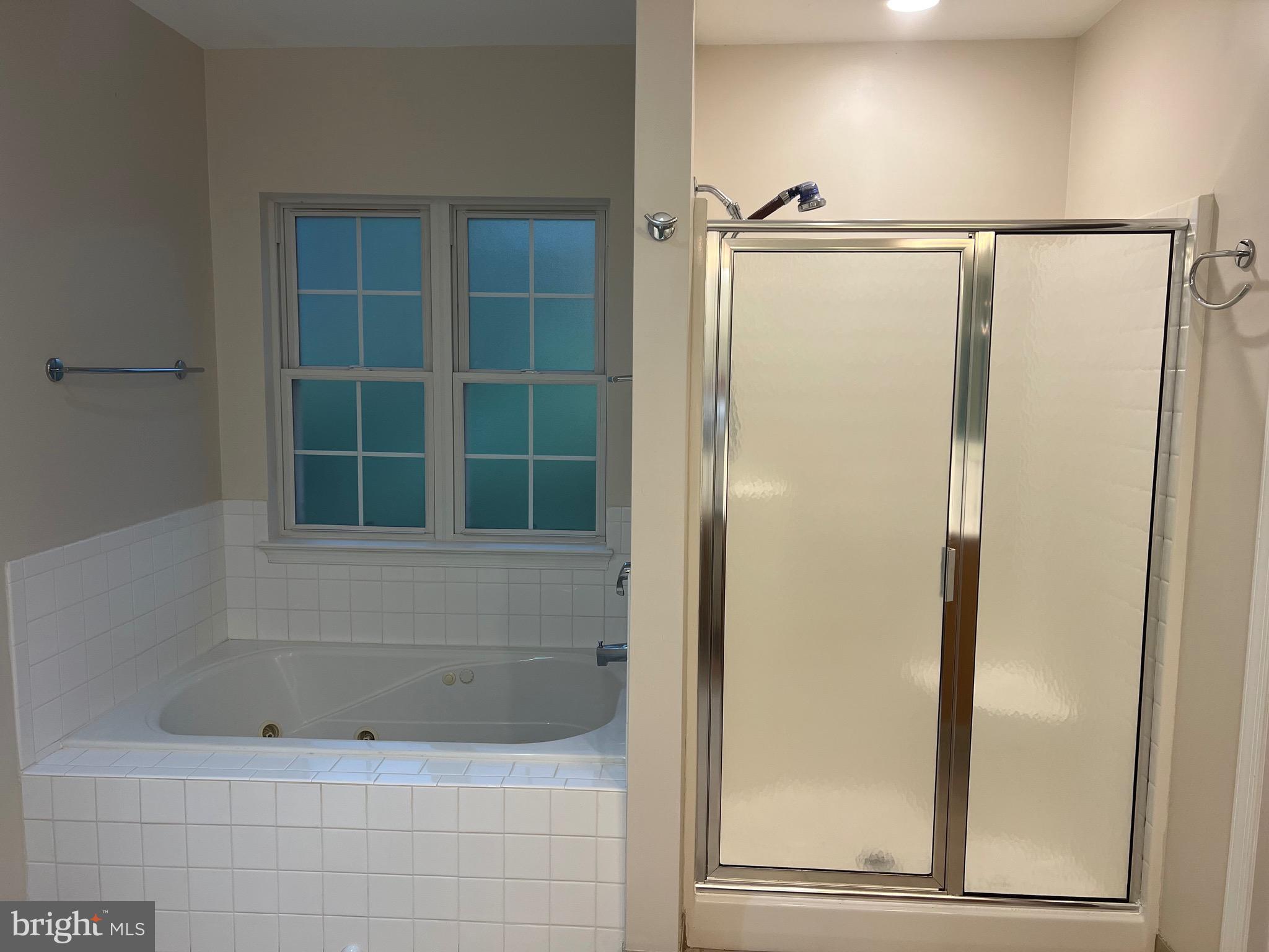 LAKE OF THE WOODS - Residential Lease