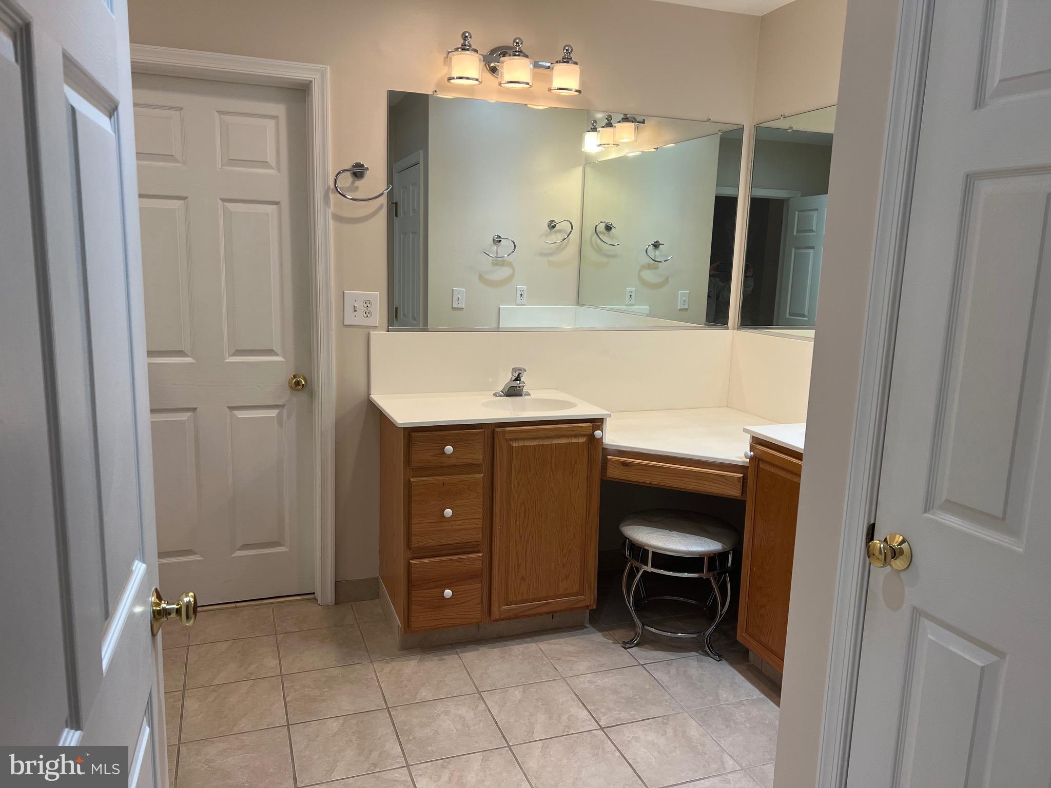 LAKE OF THE WOODS - Residential Lease