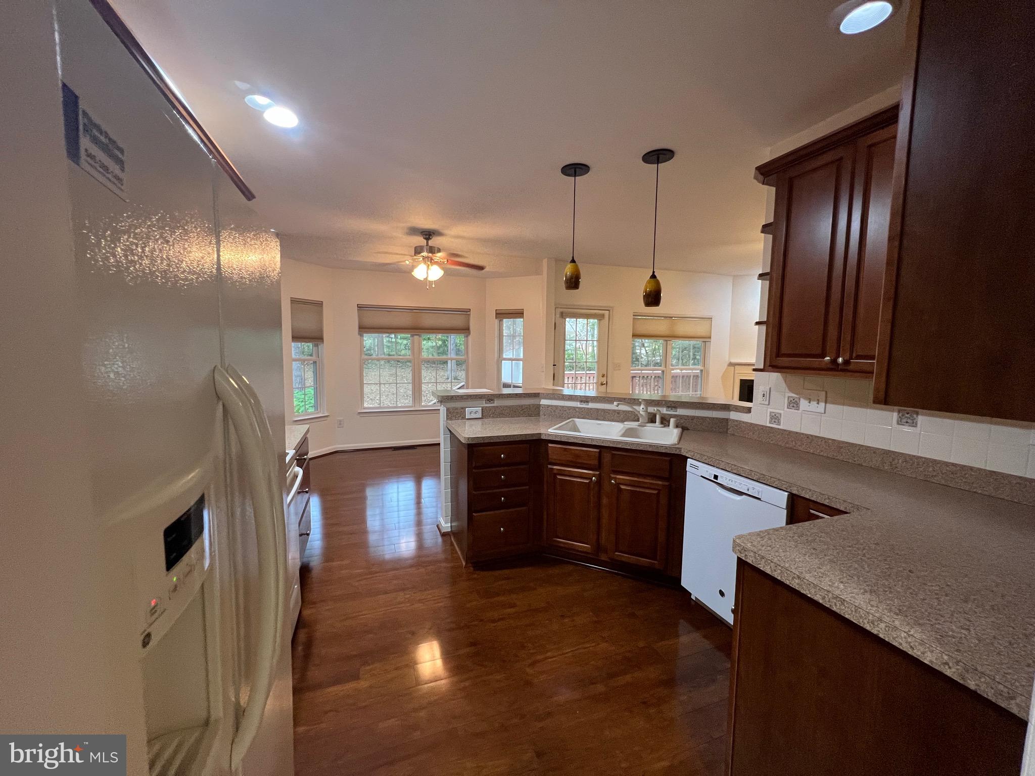 LAKE OF THE WOODS - Residential Lease