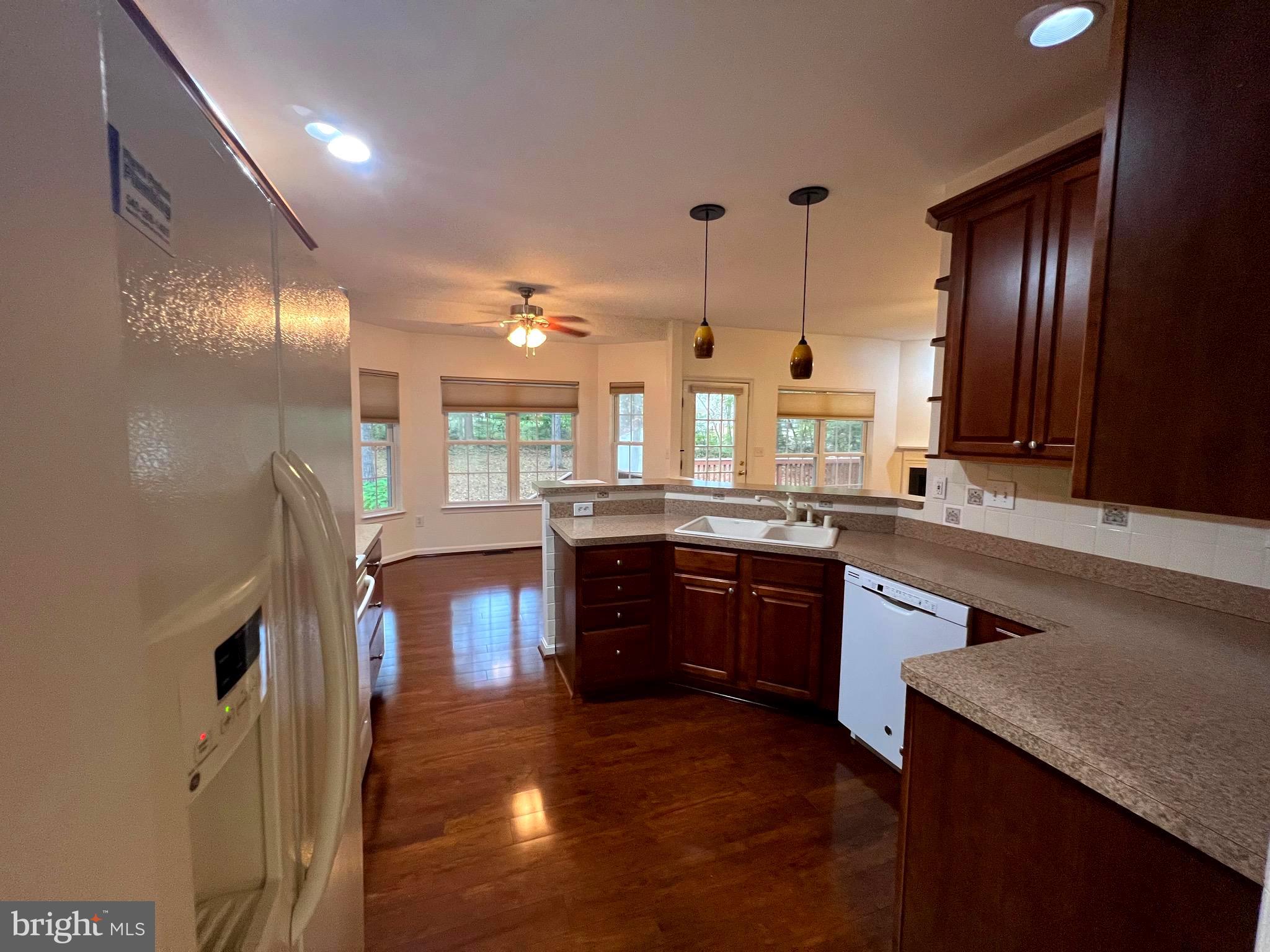 LAKE OF THE WOODS - Residential Lease