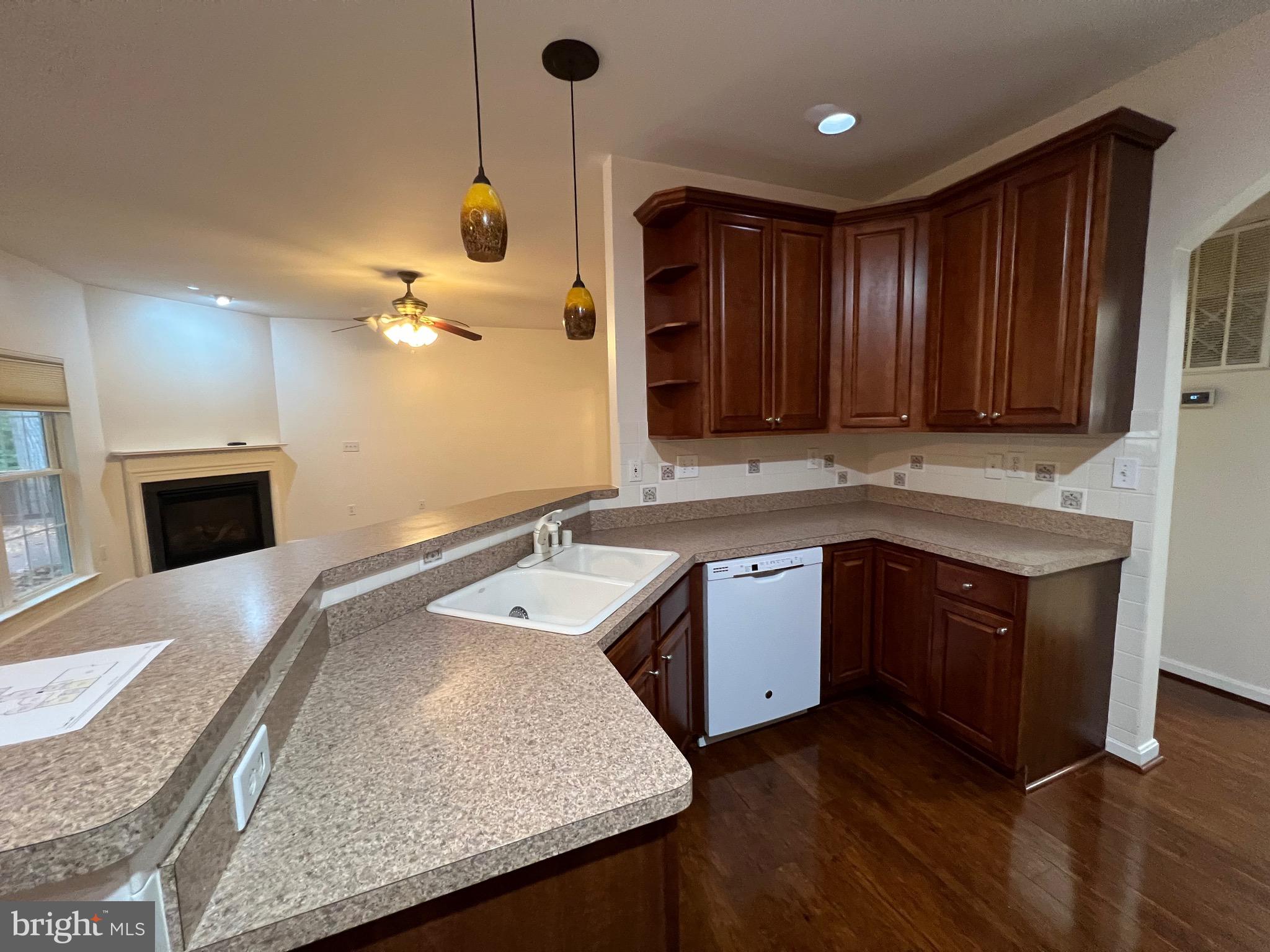 LAKE OF THE WOODS - Residential Lease