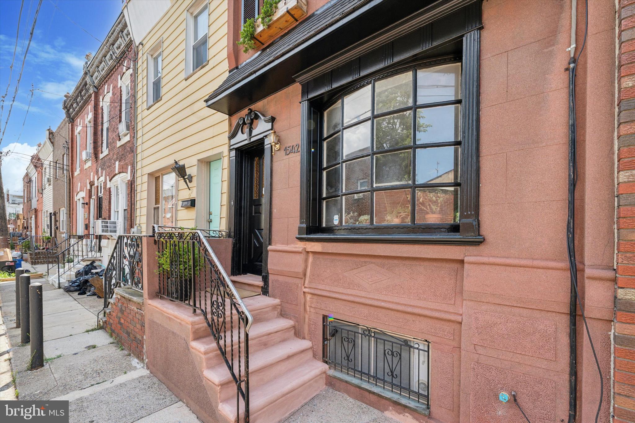 1542 EMILY STREET