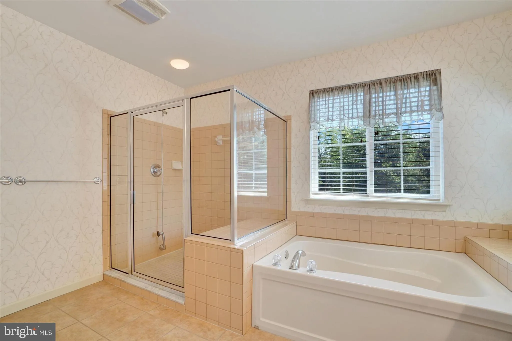 York, Pennsylvania 17403, United States, 4 Bedrooms Bedrooms, ,4 BathroomsBathrooms,Residential,Active,145122