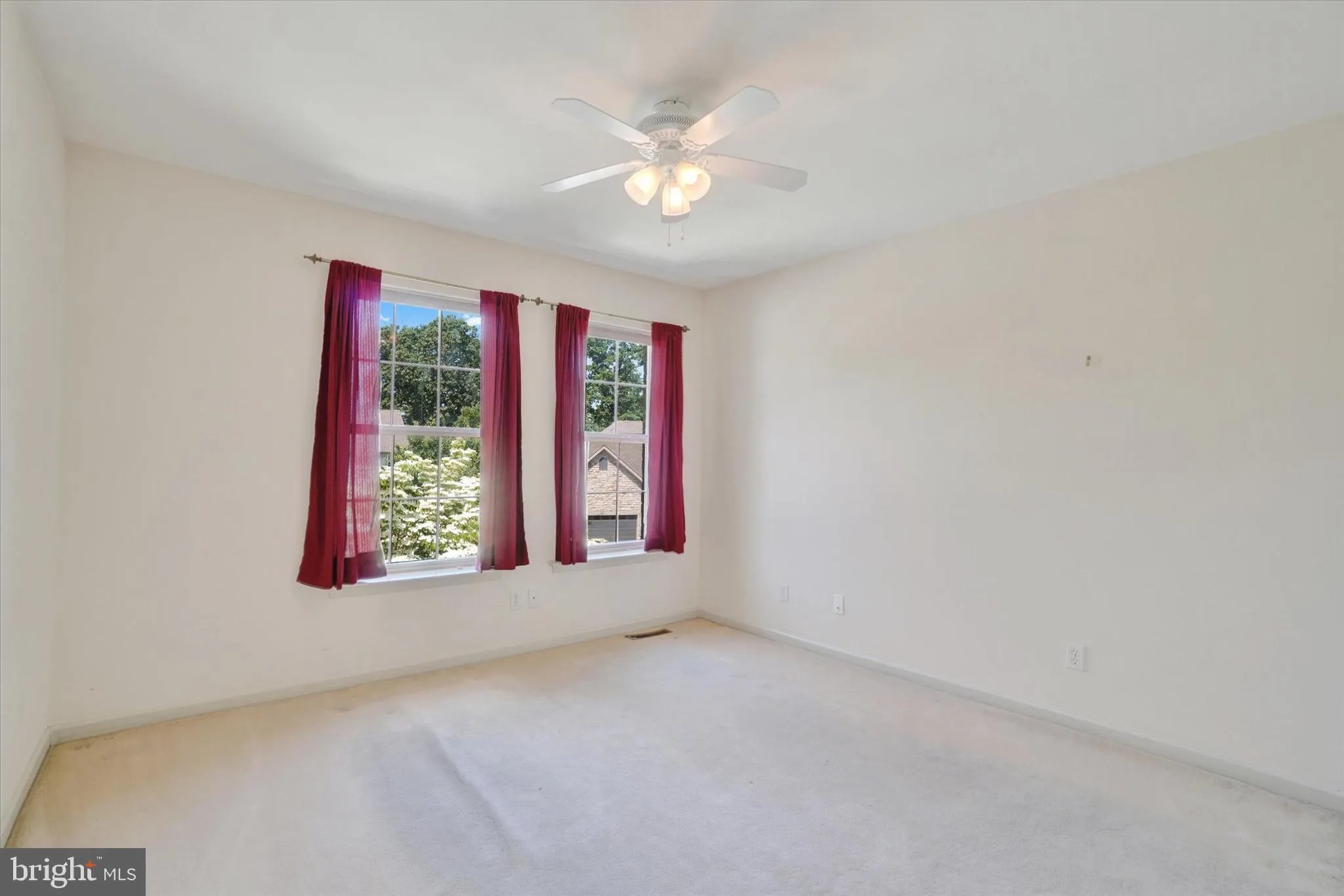 York, Pennsylvania 17403, United States, 4 Bedrooms Bedrooms, ,4 BathroomsBathrooms,Residential,Active,145122