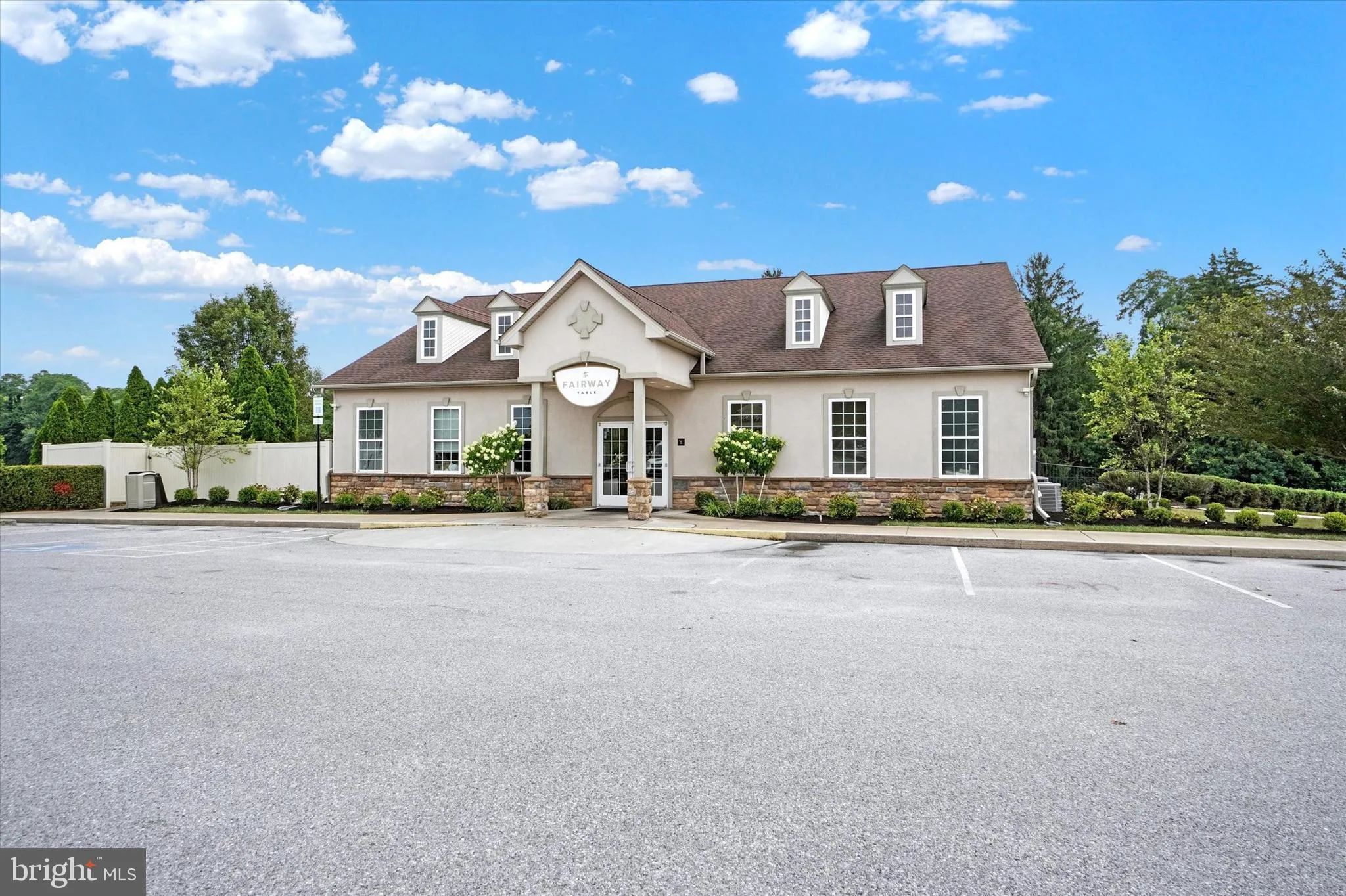 York, Pennsylvania 17403, United States, 4 Bedrooms Bedrooms, ,4 BathroomsBathrooms,Residential,Active,145122