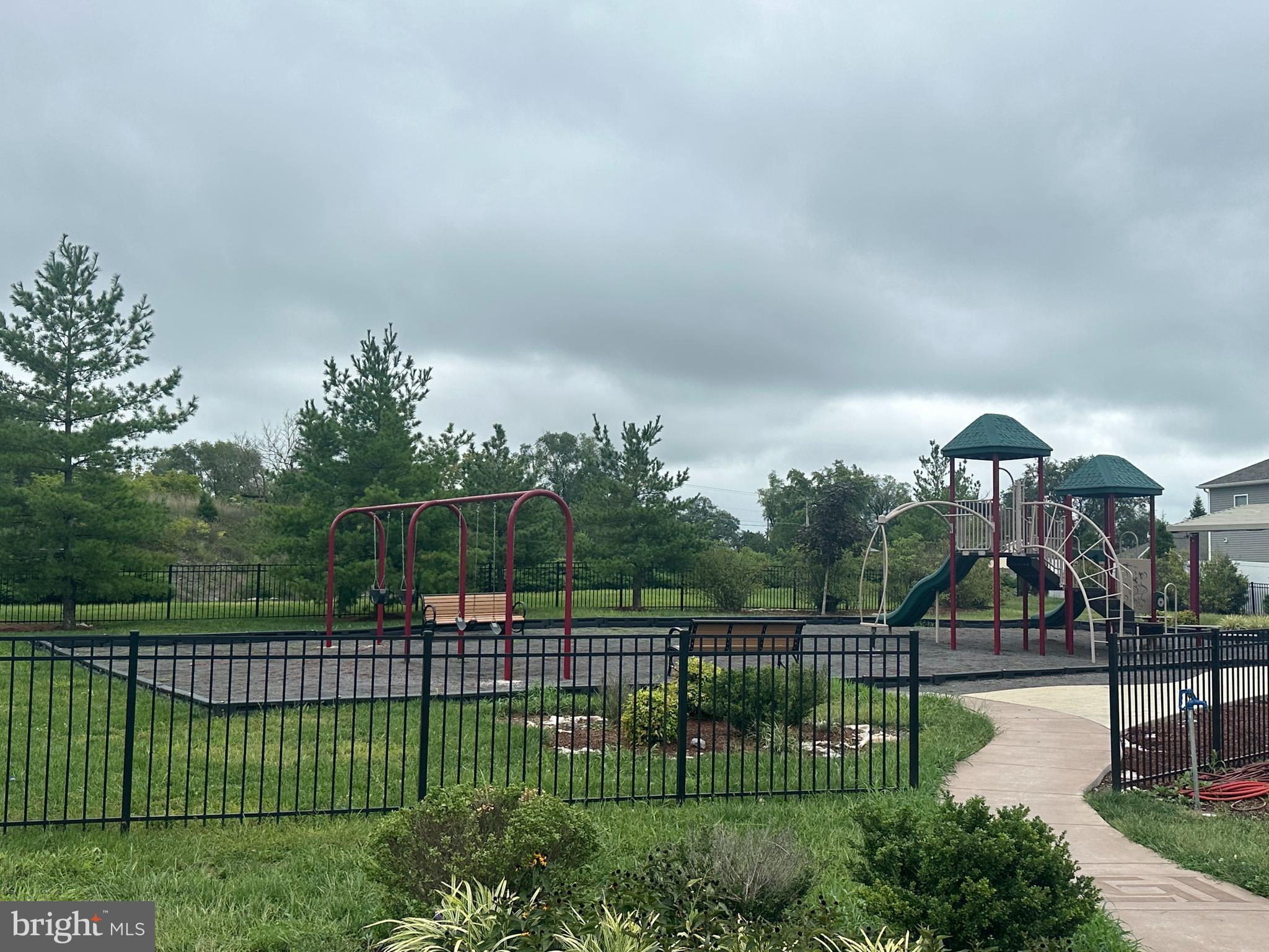 MCGINNIS POINT - Residential Lease