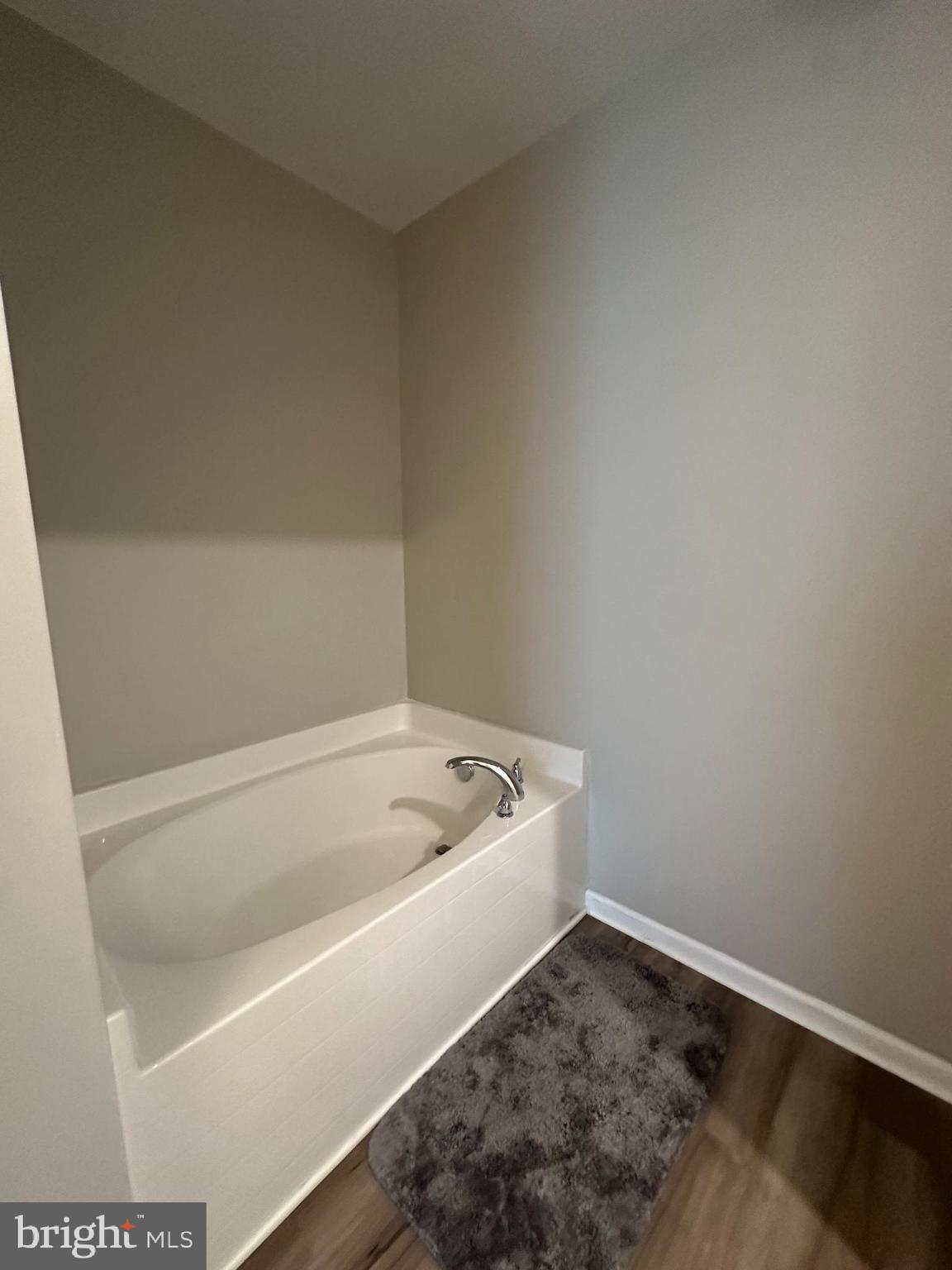 MCGINNIS POINT - Residential Lease