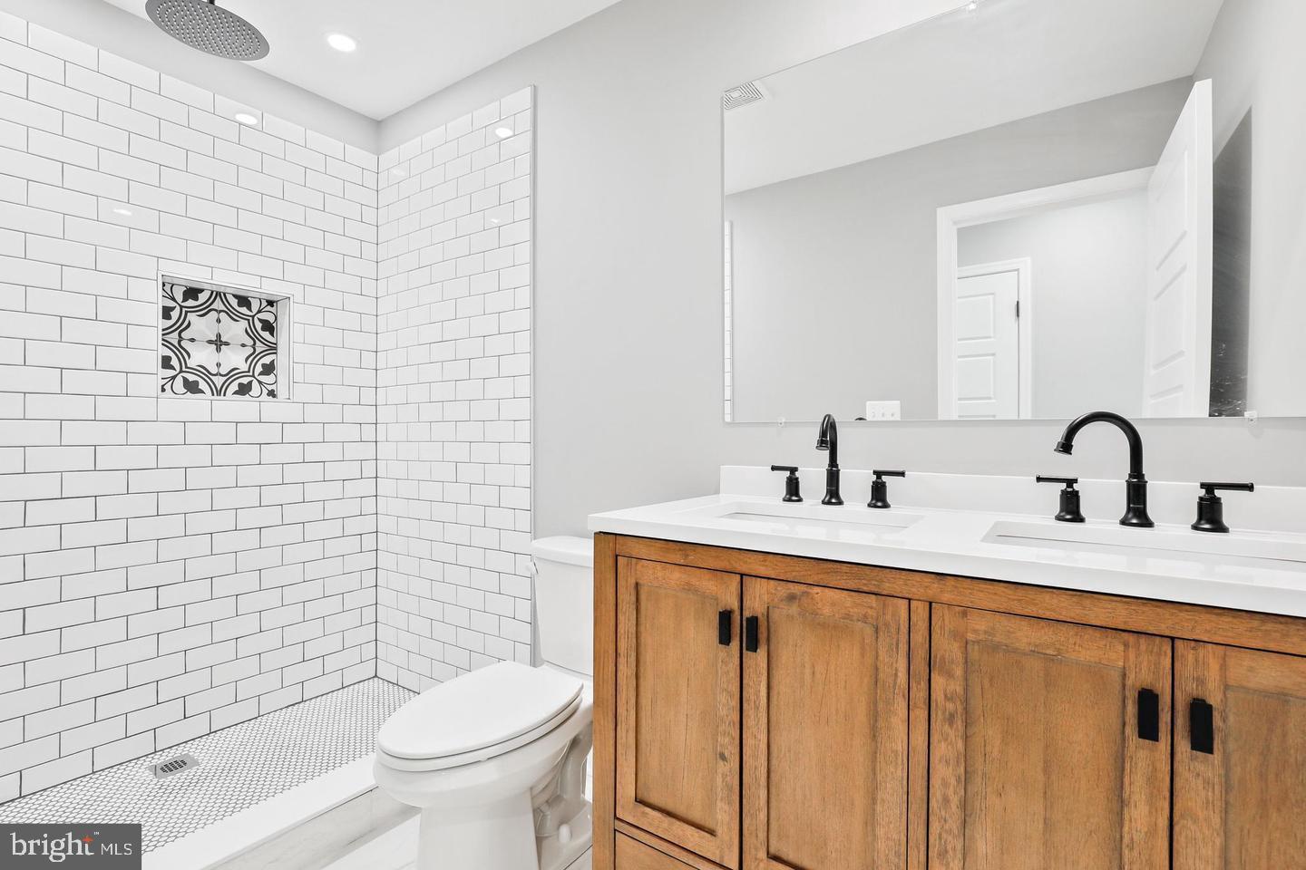 PATTERSON PARK - Residential Lease