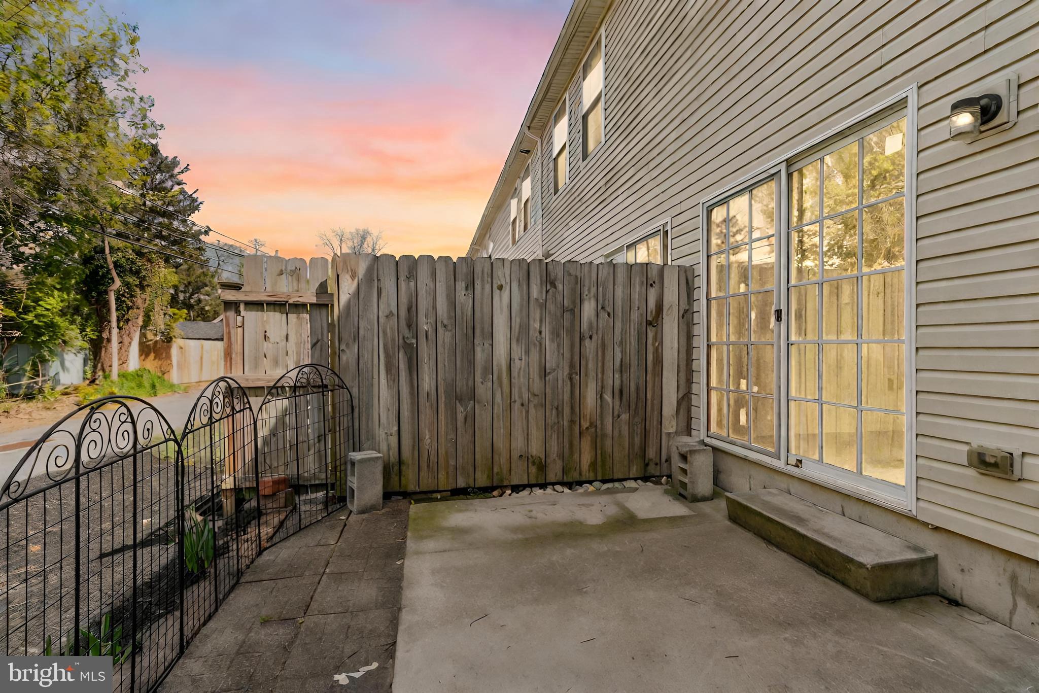 FAIRVIEW - Residential