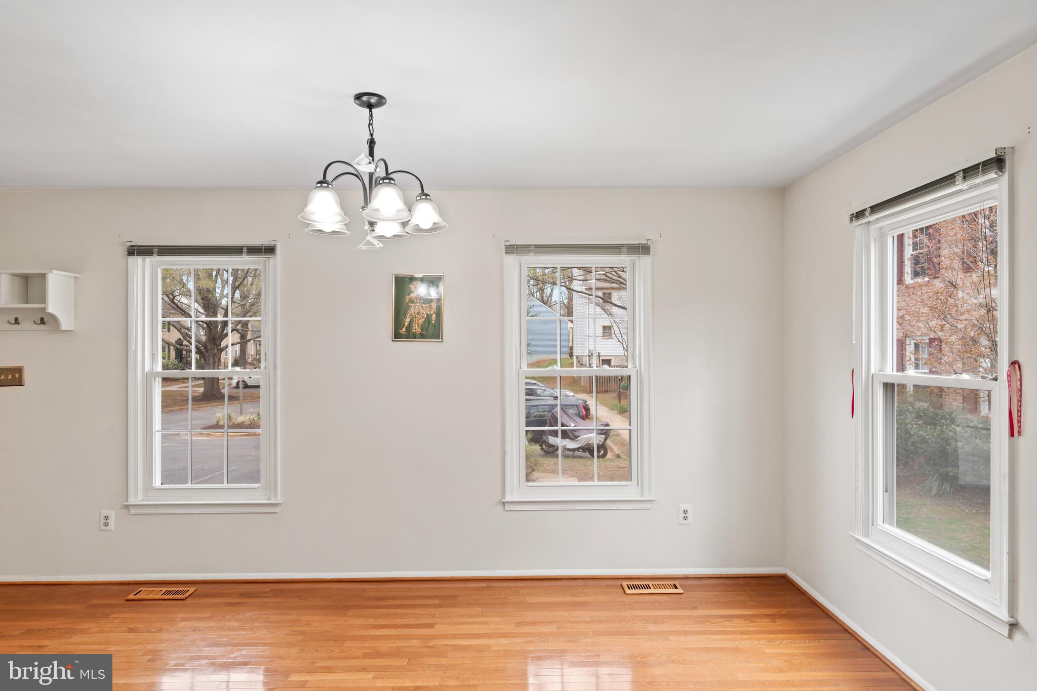 VILLA D ESTE VILLAGE - Residential