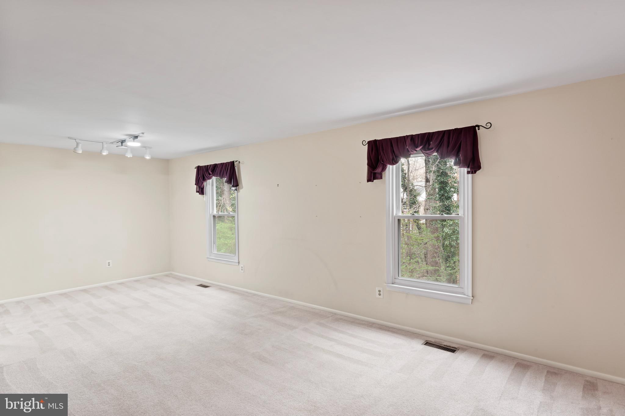 VILLA D ESTE VILLAGE - Residential